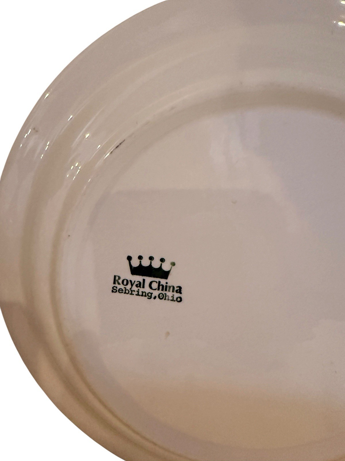 Royal China Company Yellow Flower 10.5 Inch Abstract Flower Plate Home Decor