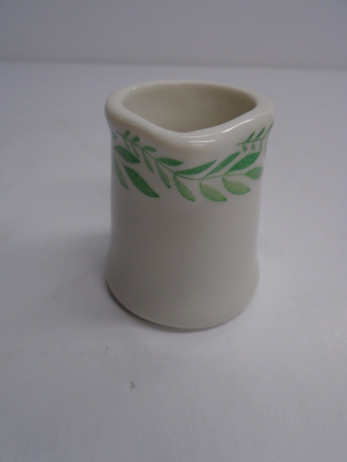 Vintage 1 OZ. RESTAURANT CREAMERS – “FERN” DESIGN – Matched Set of (4) – NOS