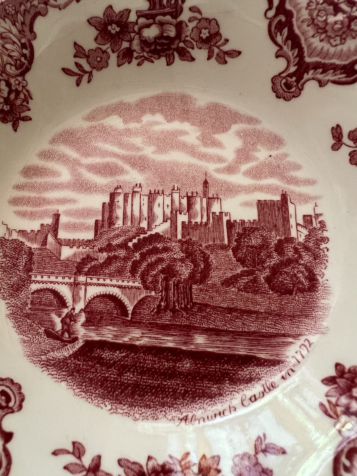 Johnson Brothers 4 Berry /Fruit Bowls Old Britain Castles 5 1/4” Across Pink Red