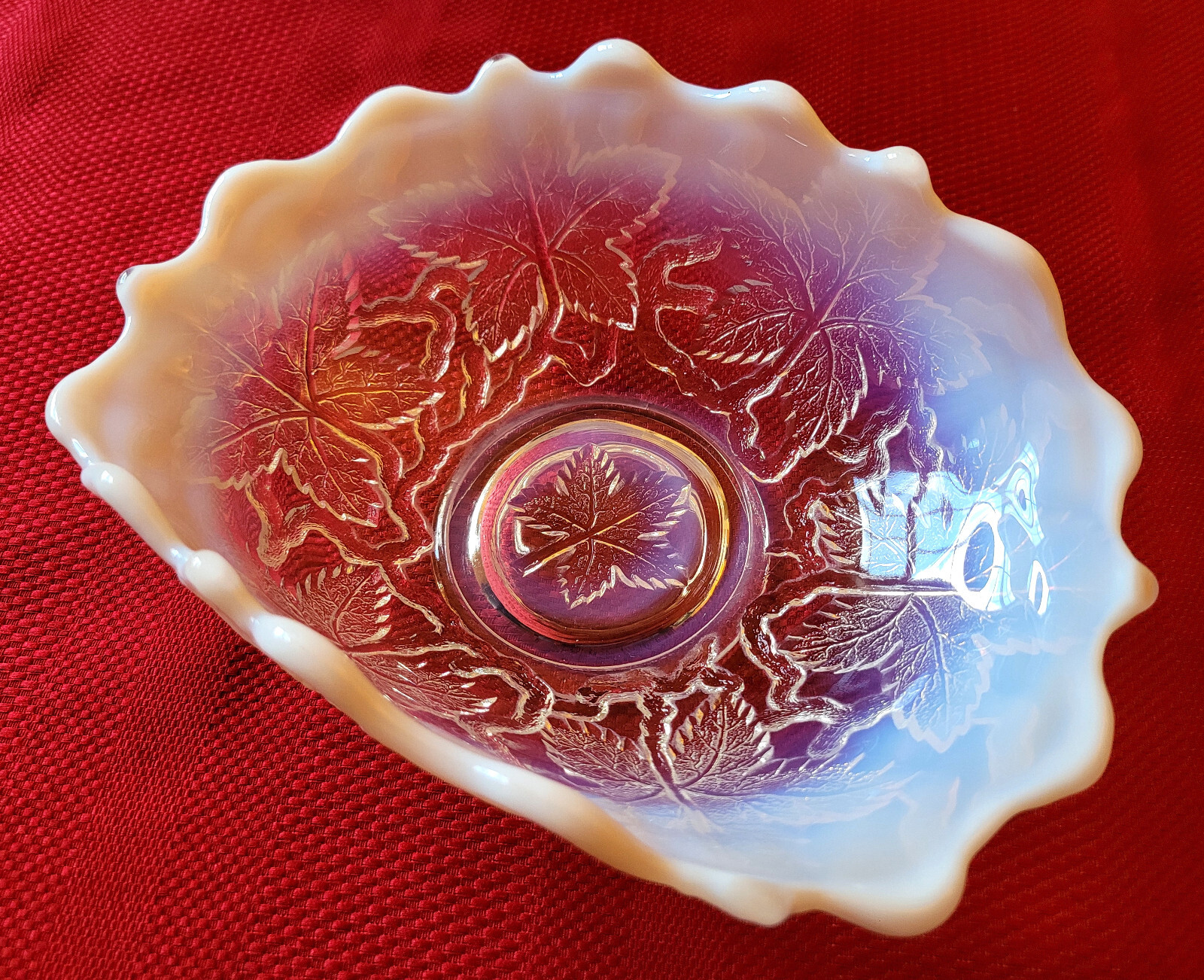 *ANTIQUE* 1905 NORTHWOOD *AUTUMN LEAVES* Oval WHITE Opalescent EAPG CURVED BOWL