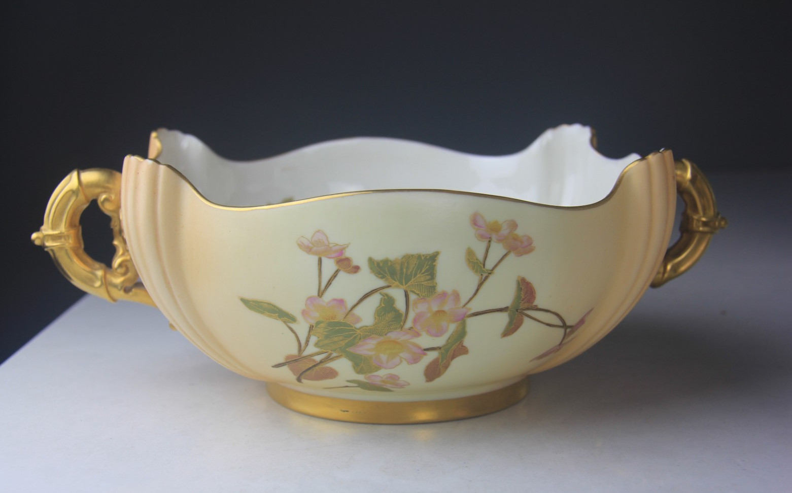 Antique Royal Worcester Large Blush Ivory Double Handled Centerpiece Bowl 1435