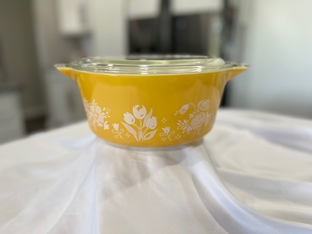 Vintage Pyrex Garden Medley 475 Casserole Dish w/ Lid 2.5 Qt Floral Small Chip