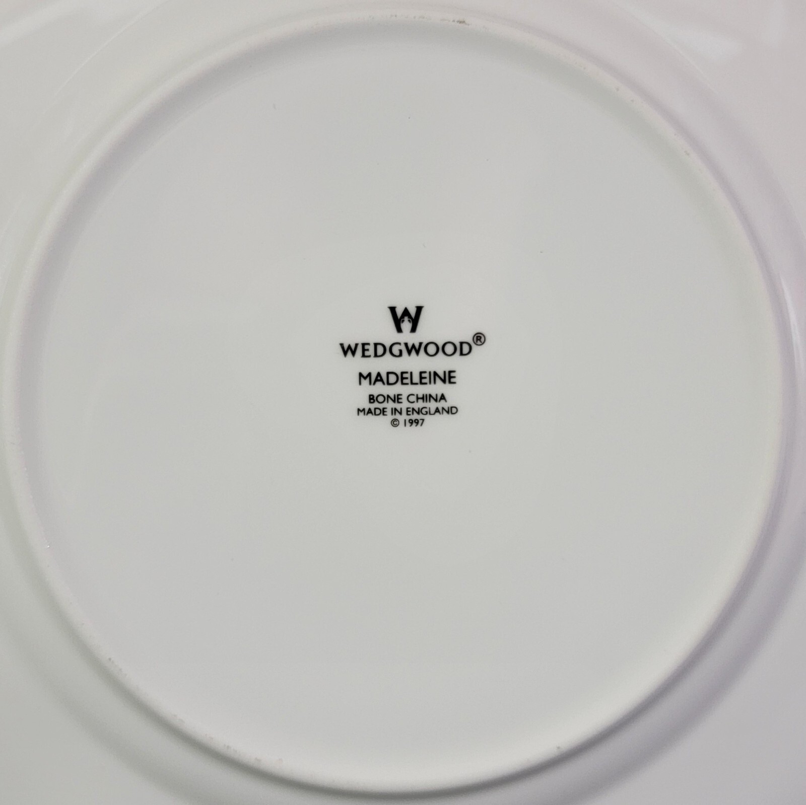 Wedgwood Madeleine 8 1/8″ Salad Plate with Center Medallion *Pristine Condition*
