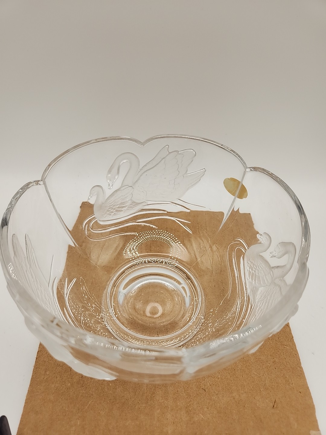 24% Lead Crystal Bowl With Embossed Frosted Swan Design Teleflora France