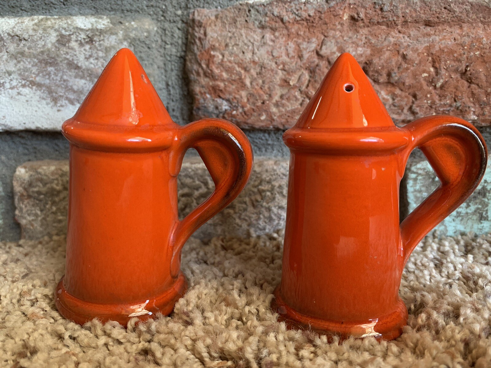 VINTAGE METLOX RED ROOSTER SALT & PEPPER SET POPPY TRAIL CALIFORNIA POTTERY USA