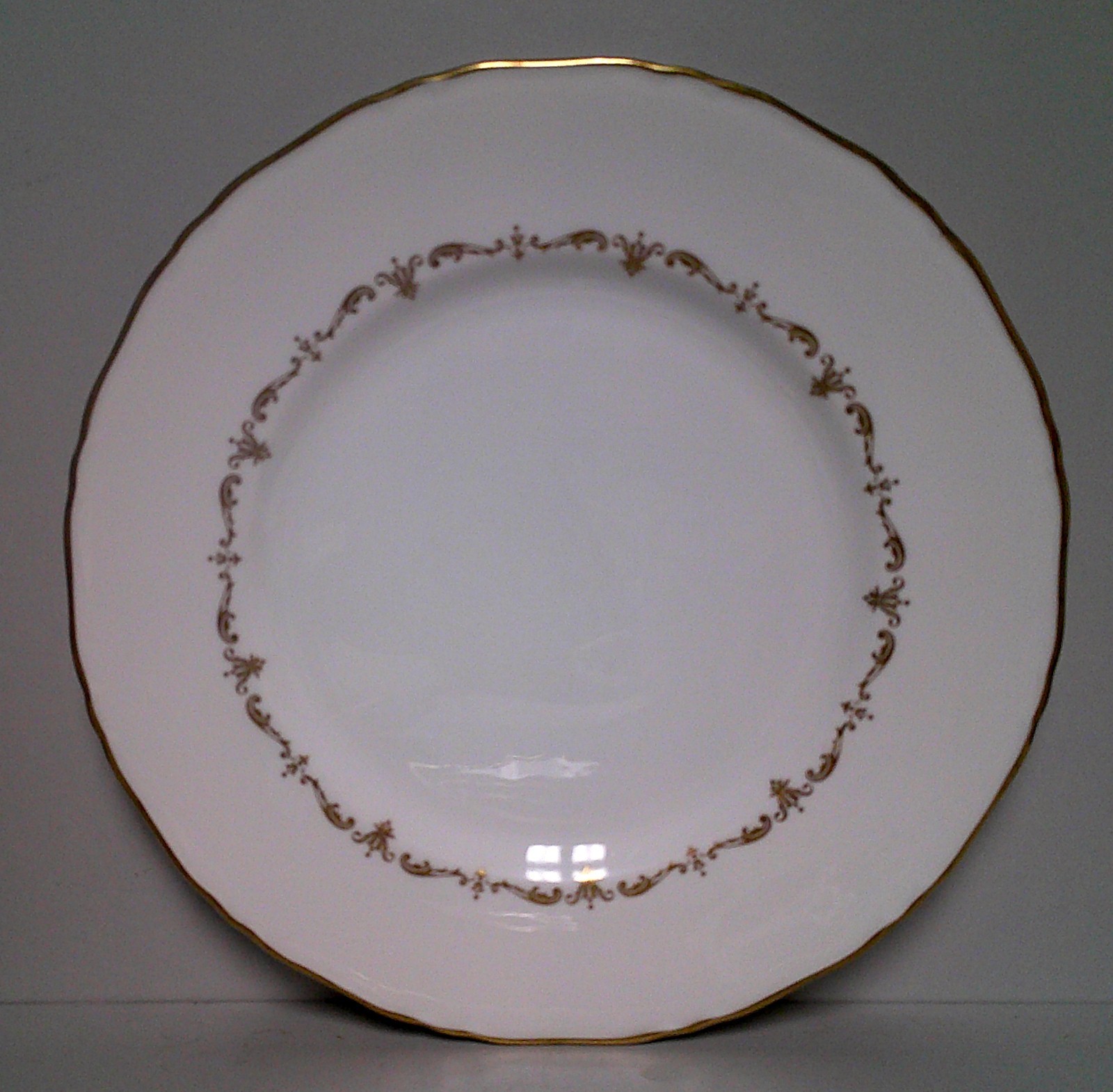 Royal Worcester GOLD CHANTILLY 20 Piece Set FOUR PLACE SETTINGS More Here