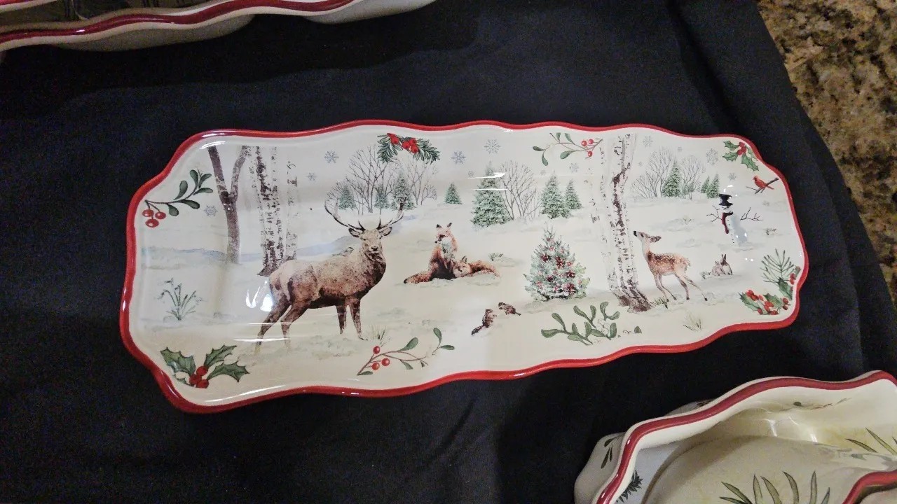 EUC Better Homes & Gardens WINTER FOREST Serving Set 15 Pieces