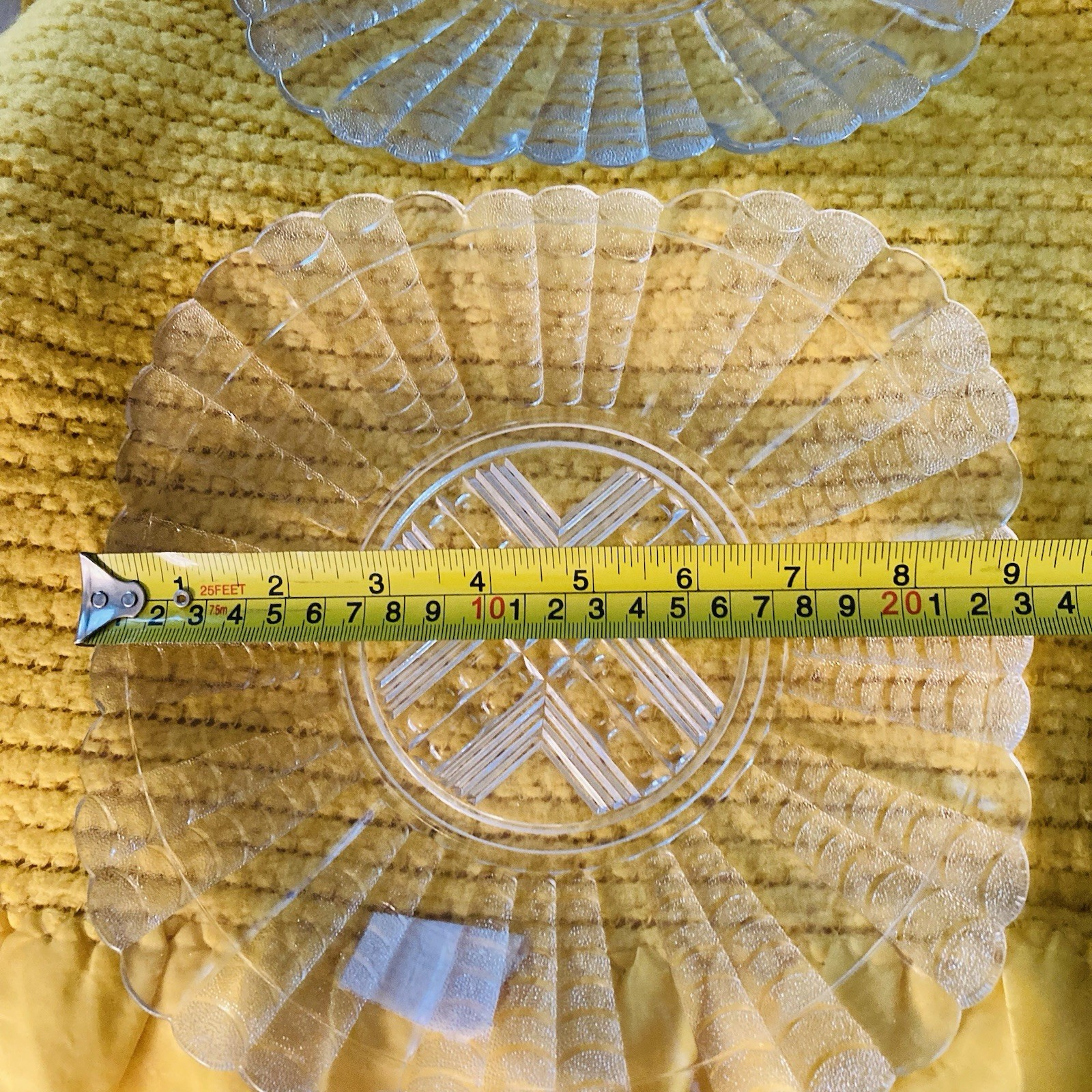 Set Of 4 EAPG Bryce Brothers Coral aka Fishscale 9″ Clear Pattern Glass Plates