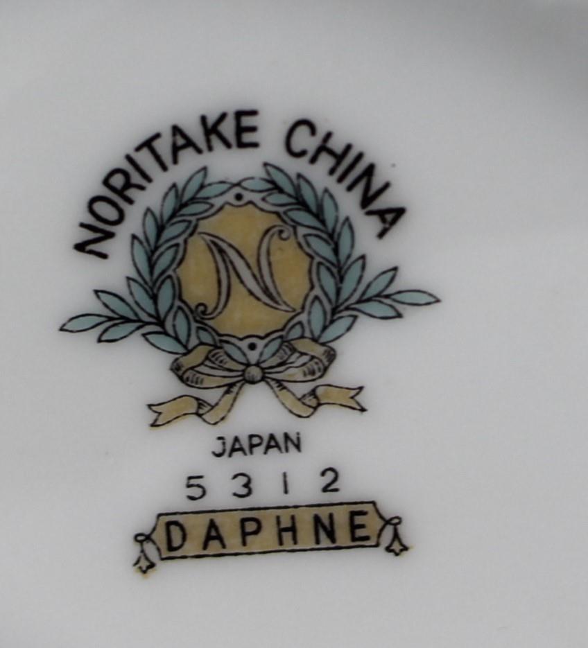 Noritake Daphne Four Piece Assortment 2 Platters 1 Gravy Boat 1 Creamer
