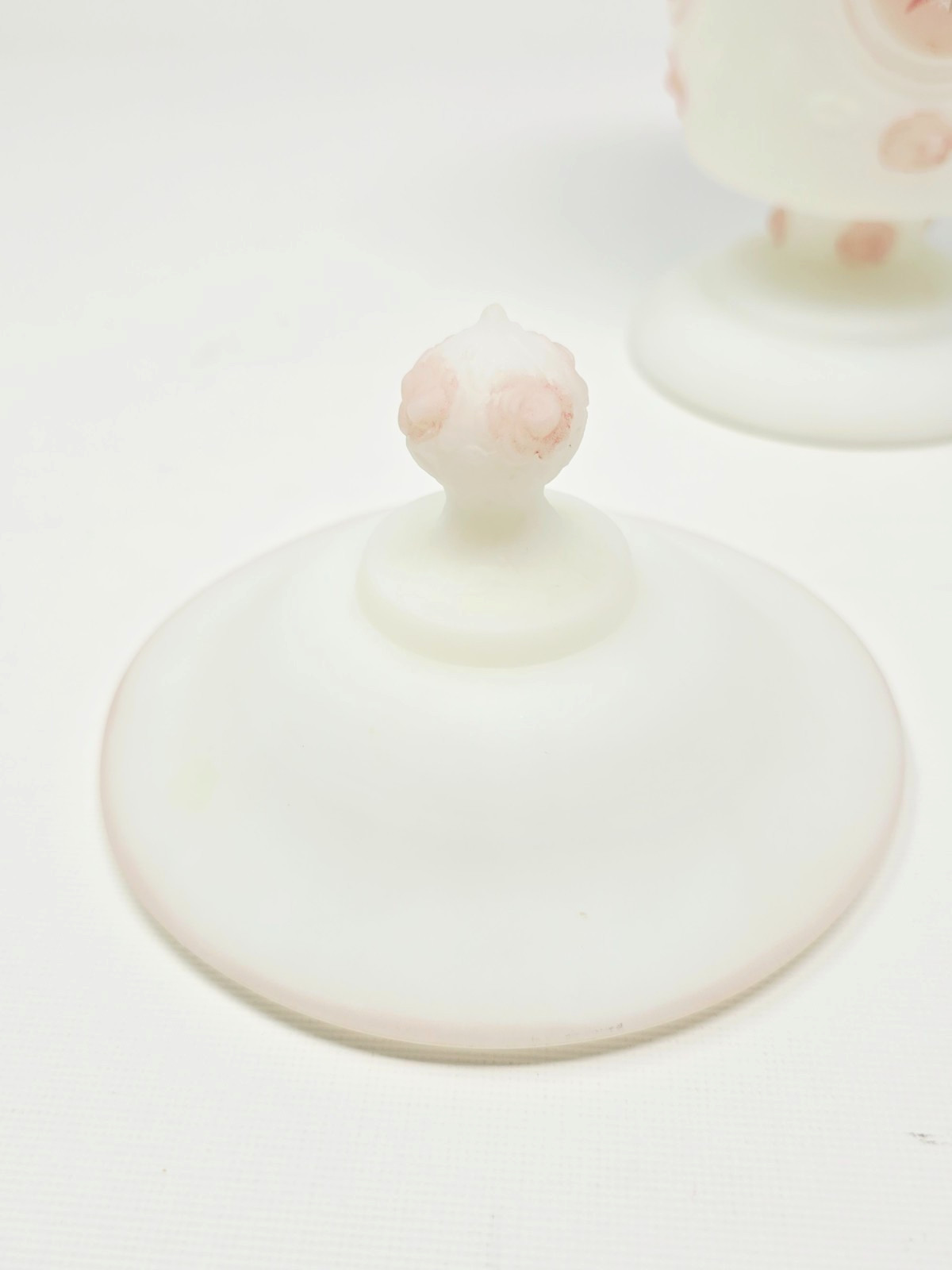 FENTON White Satin Pink Roses Painted Lidded Candy Dish 8.25″ Vintage