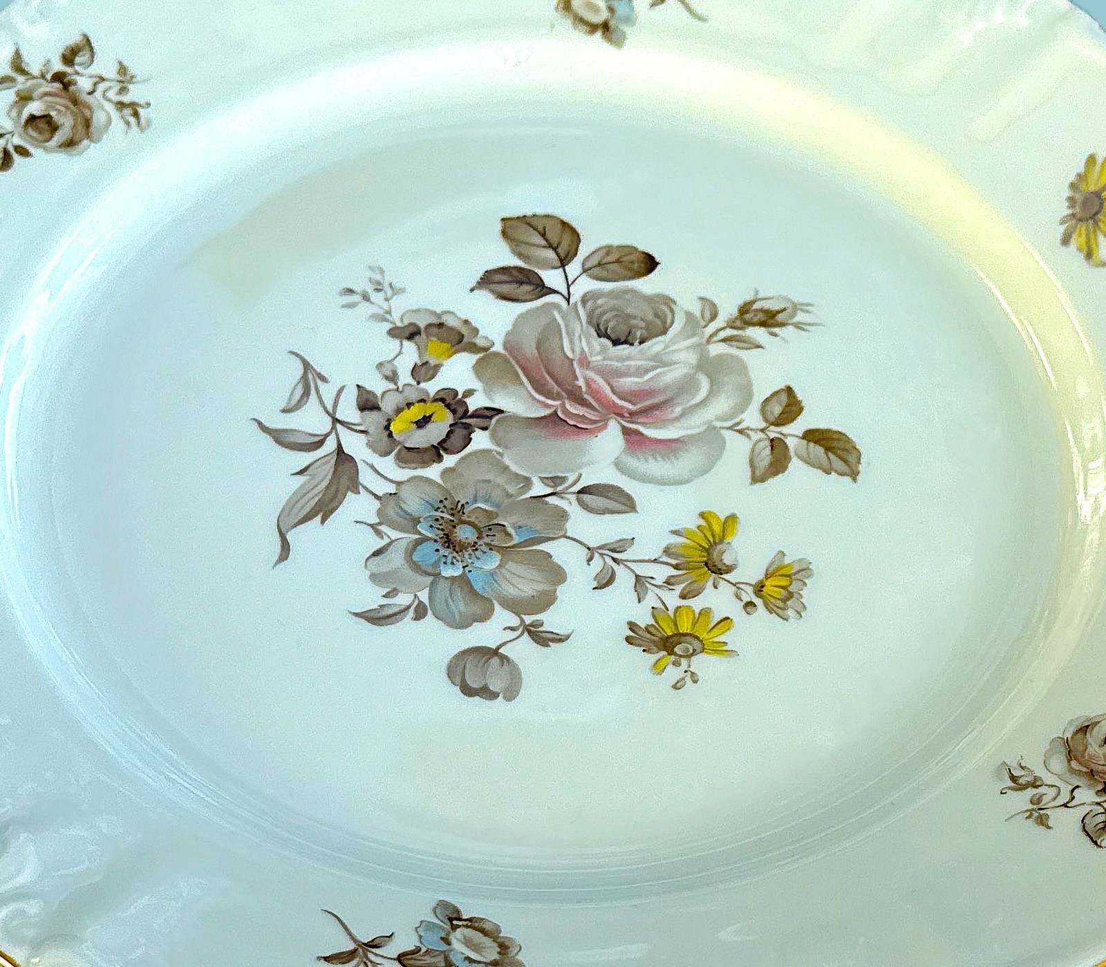 Winterling Bavaria Germany Empress Maria Dinner Plates w/Gold Trim – Set of 4