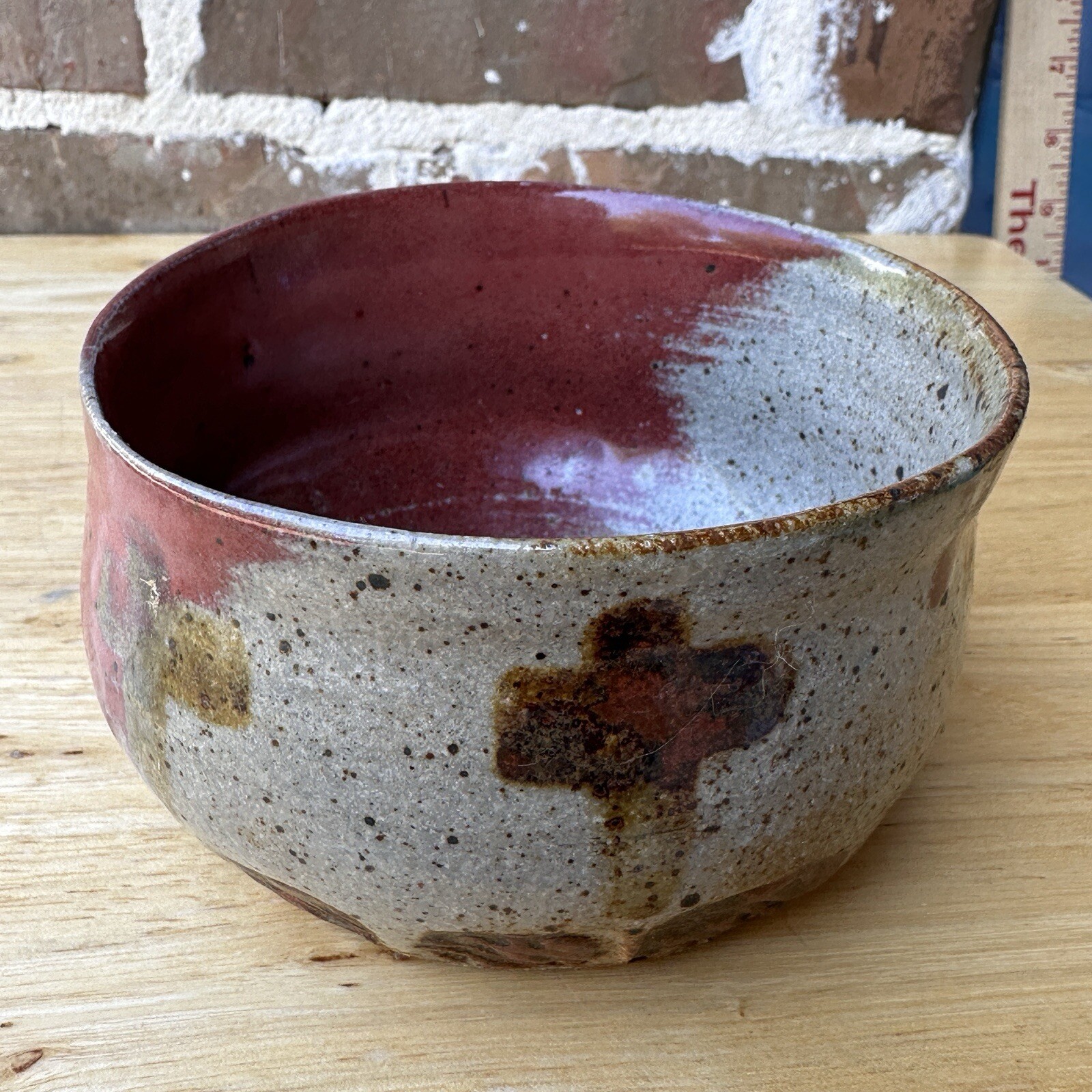 Empty Bowls Art Pottery Bowl 4.5×2.75 Inch Red Beige Cross Motif Speckled Signed