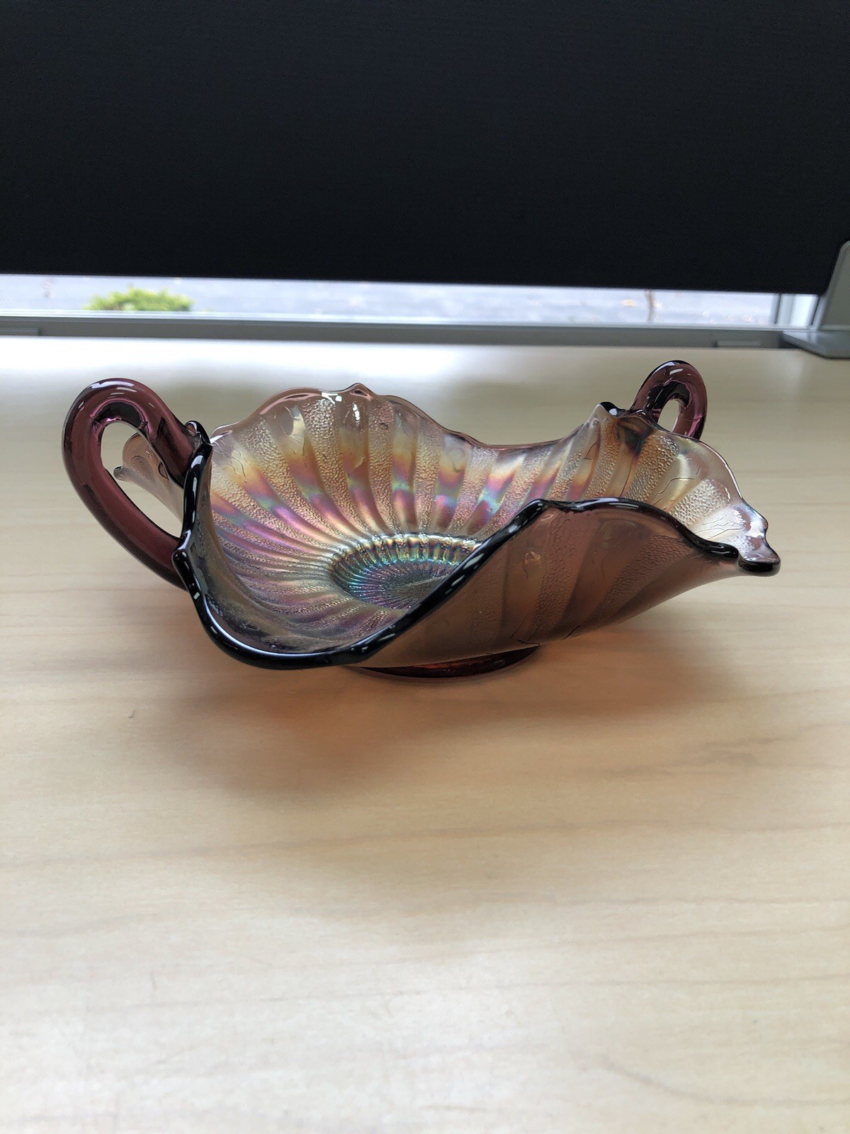 FENTON Stippled Rays Purple Amethyst Carnival Glass Double Handle Bowl Dish
