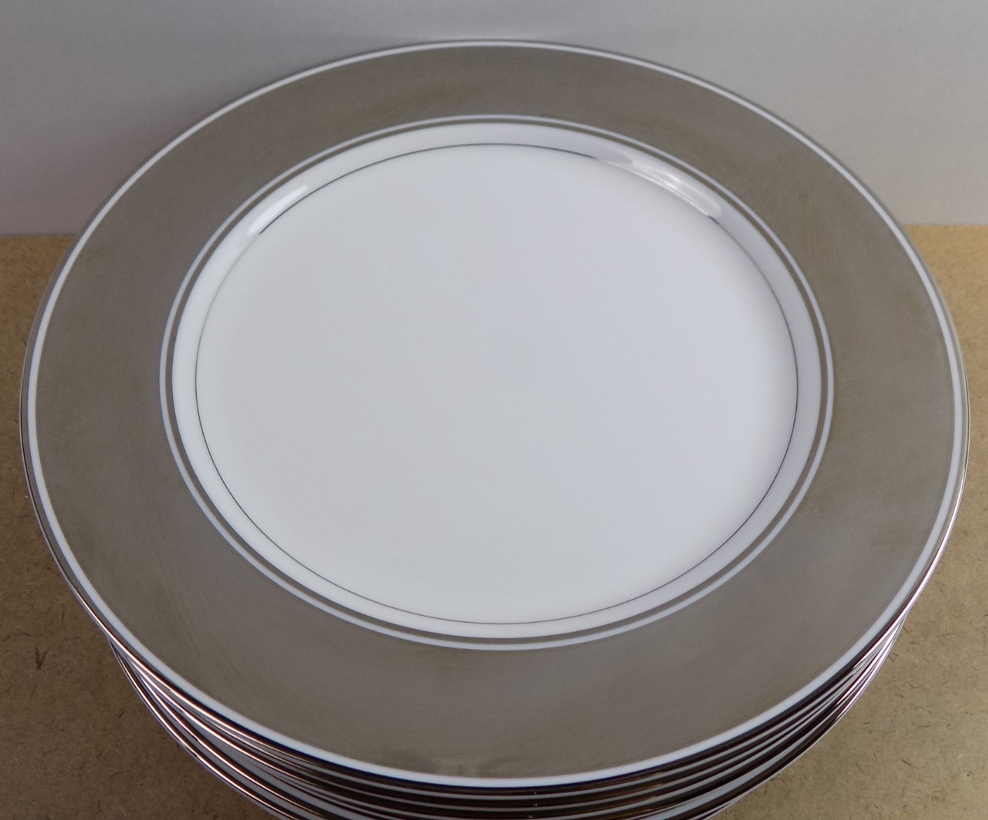 8 Fitz & Floyd Platinum Rondelet Dinner Plates 10.25″ Japan Porcelain VGC