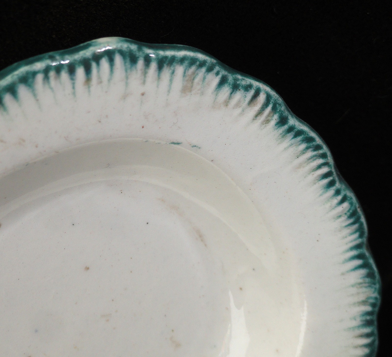 Green Feather Edge Shell Edged Pearlware Toy Platter Davenport c 1825
