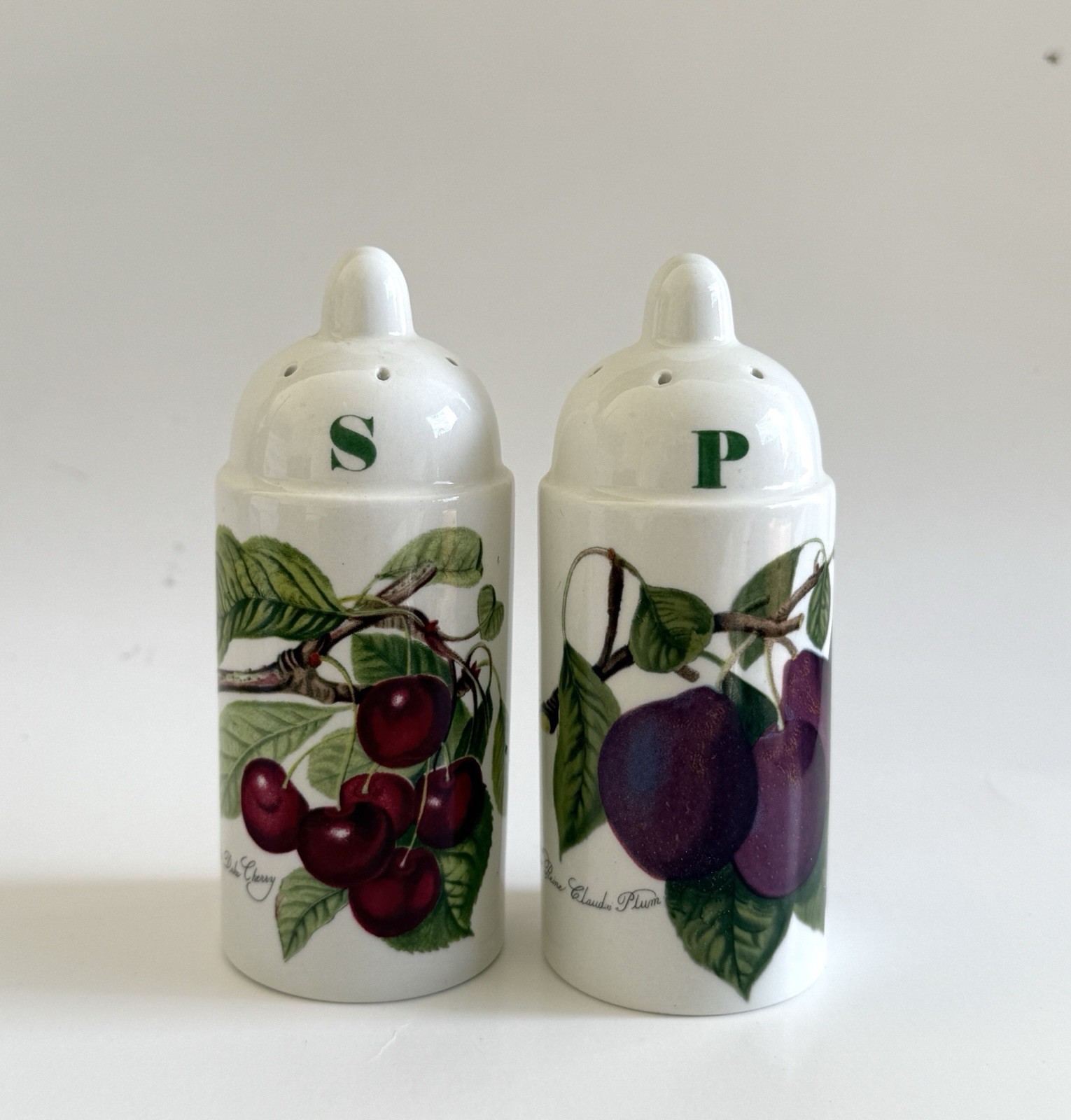 Portmeirion Pomona Salt & Pepper Shakers Duke Cherry Reine Claude Plum 4″ New!