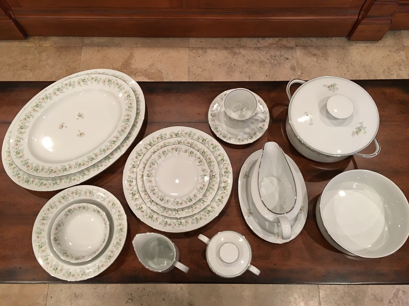 Johann Haviland Bavaria Germany Fine China Forever Spring pattern Dinnerware Set