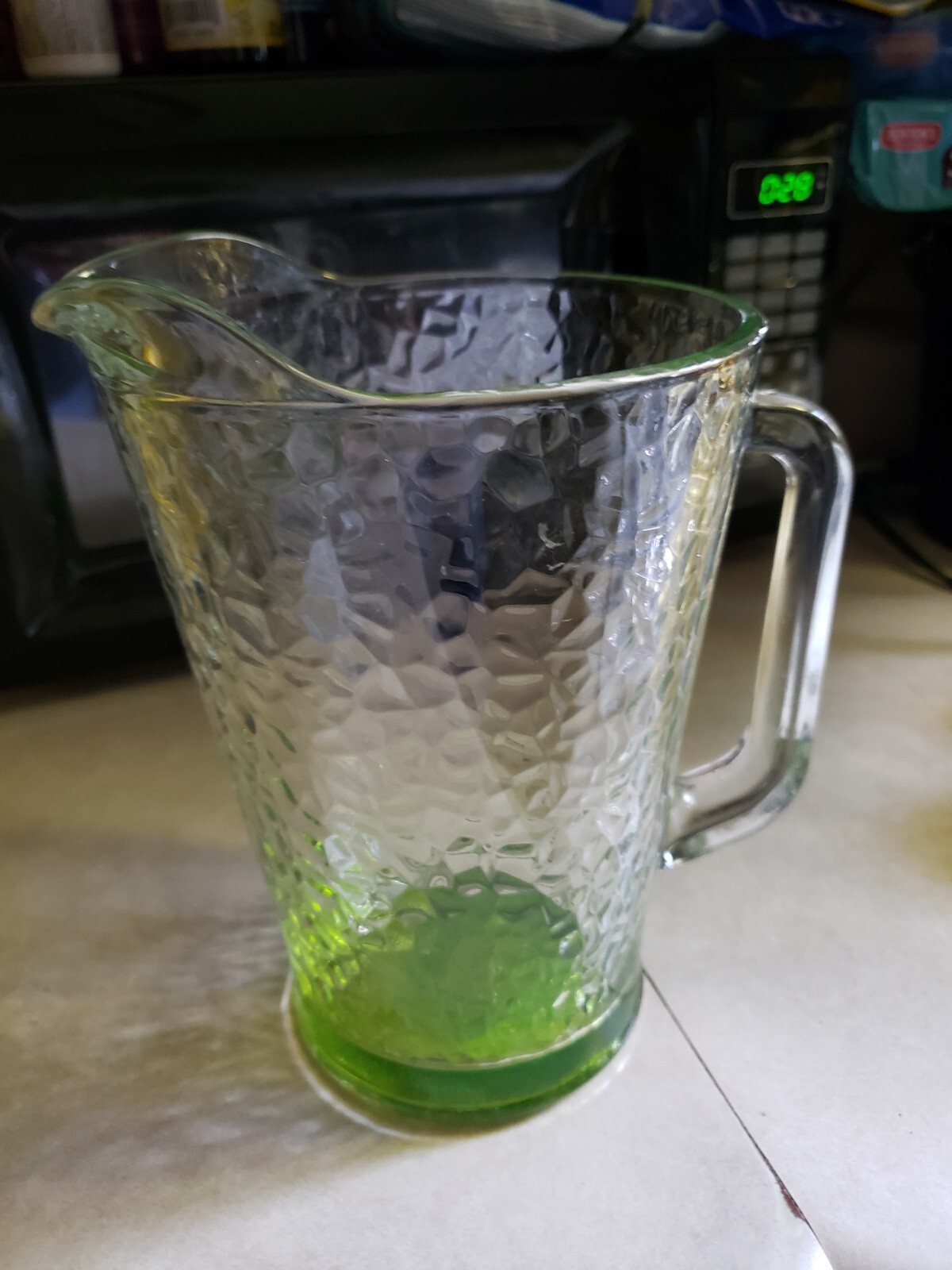 VINTAGE CRISA LARGE 8.75″ CLEAR LIME GREEN HAMMERED GLASS PITCHER SQUARE HANDLE