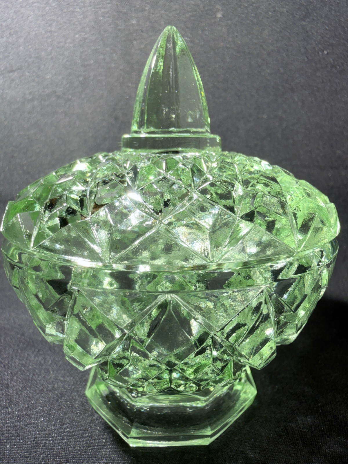 Green Vaseline Uranium glass covered candy dish coffee sugar jar / bowl selenium