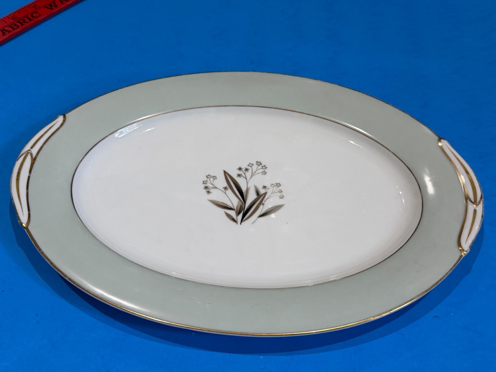 VTG Noritake Carlisle Oval Platter 5544 Green White Gold Trim Floral Ctr *READ*