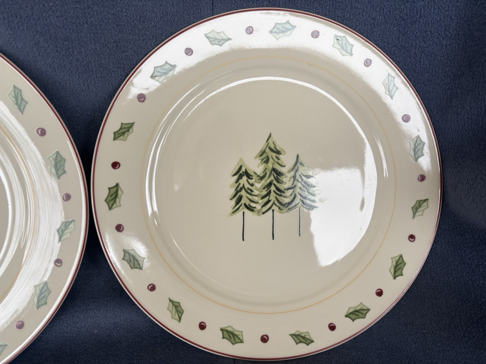 2 Holiday Home Merry Brite 10 1/2″ Dinner Plates With Trees & Holly