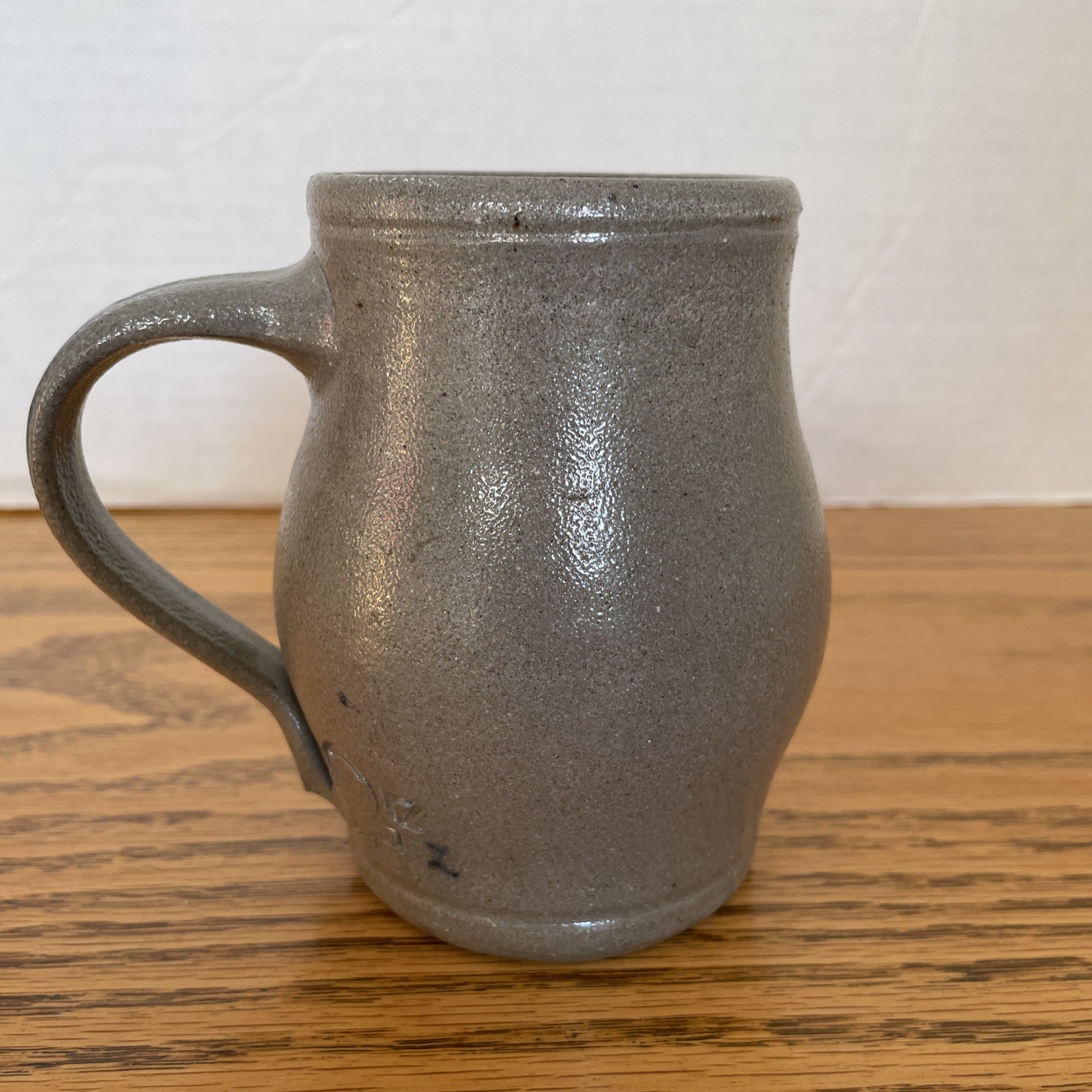 Unusual ROWE POTTERY WORKS 2 COLOR 4 3/4″ high STEIN MUG; pumpkin; 1997