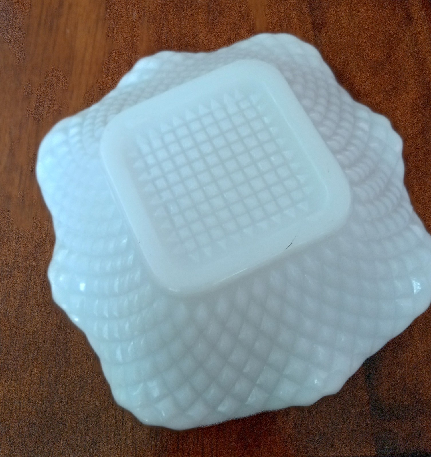 Vintage L.E. Smith Milk Glass Candy Nut Dish Diamond Pattern Scalloped Edge 6″