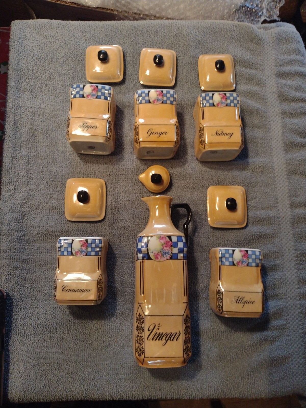 Vintage Collectible Victoria CzechoSlovakia Spice Jars And Vinegar Cruet Rose…