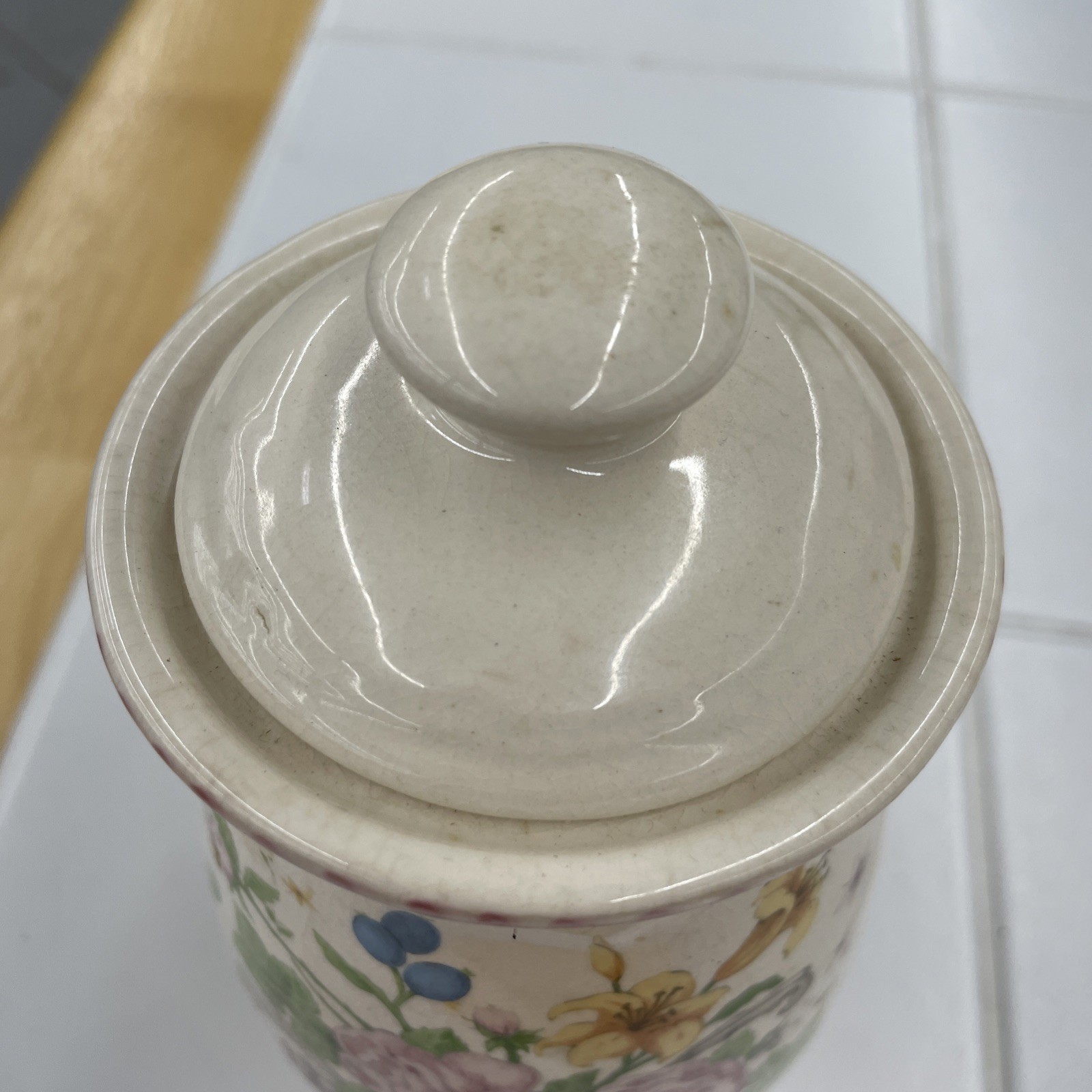 CANISTER-Home &Garden Party Stoneware Canister 9”w/ Lid
