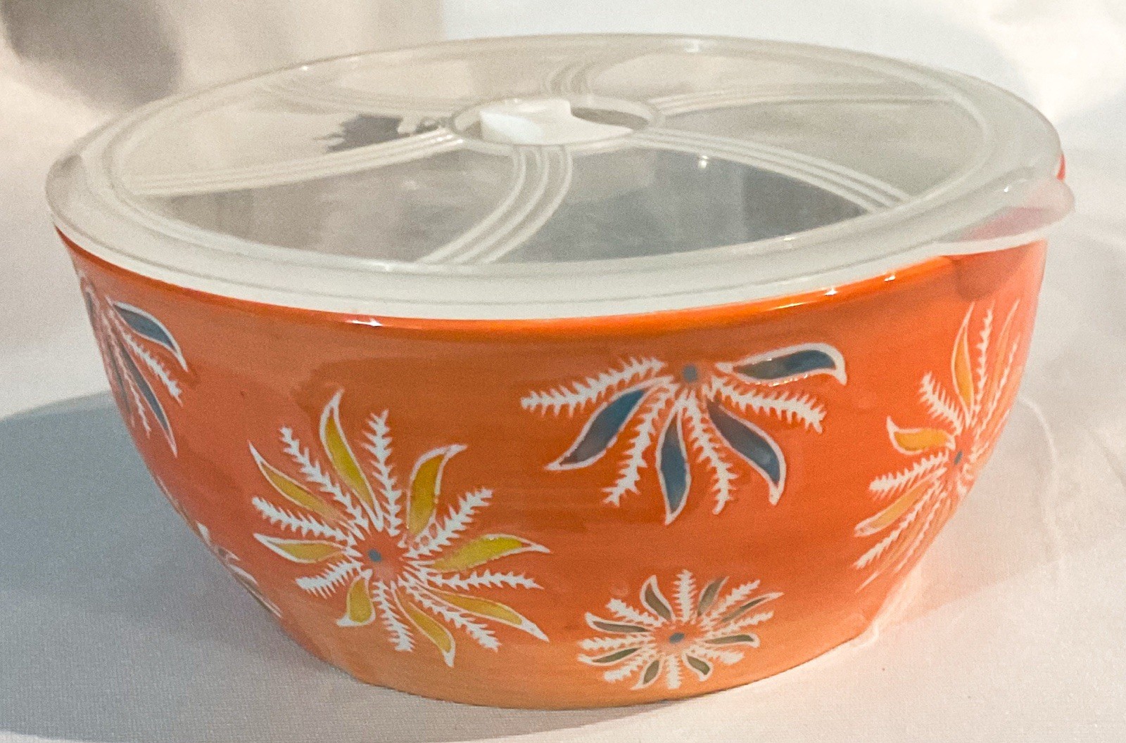 Yokohama Studio Hand Painted FLORAL Flower Power 7 1/4″ Ceramic Bowl Vented Lid