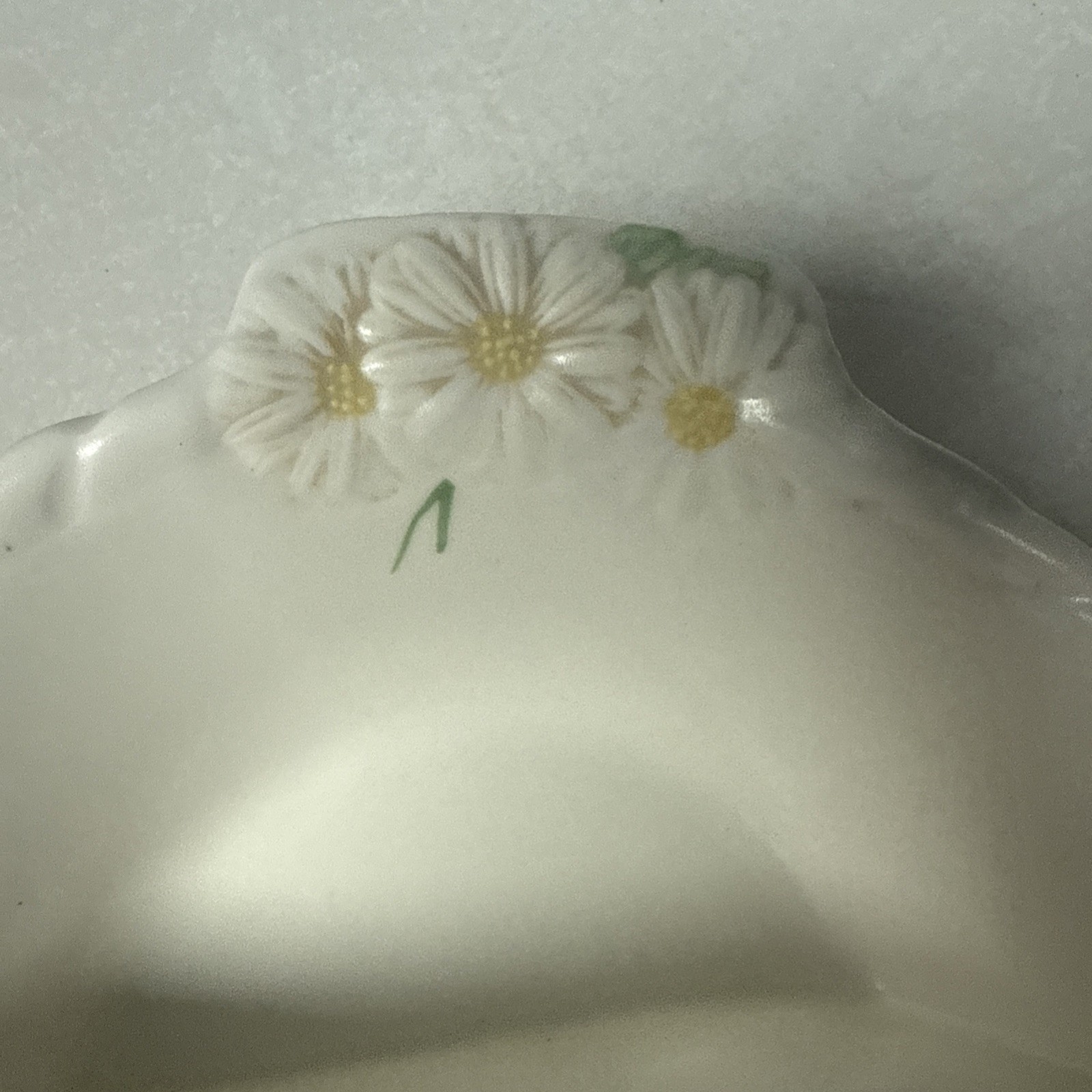 Metlox Poppytrail Sculptured Daisy Divided Serving Bowl Dish 8 Inch Cottagecore