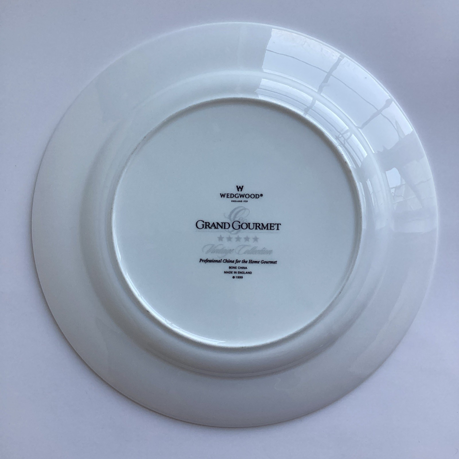 Wedgwood Grand Gourmet Vintage Collection Dinner Plates Set 8 Wine Label 9-3/4”