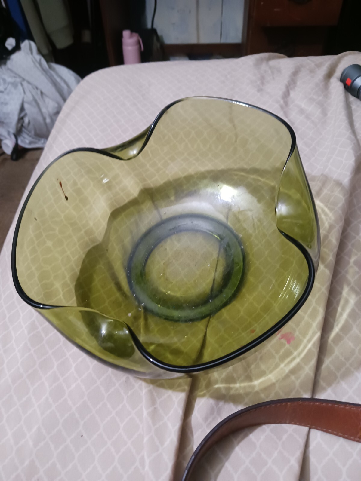 Vintage Green Glass Pinched Edge Sides Bowl Dish
