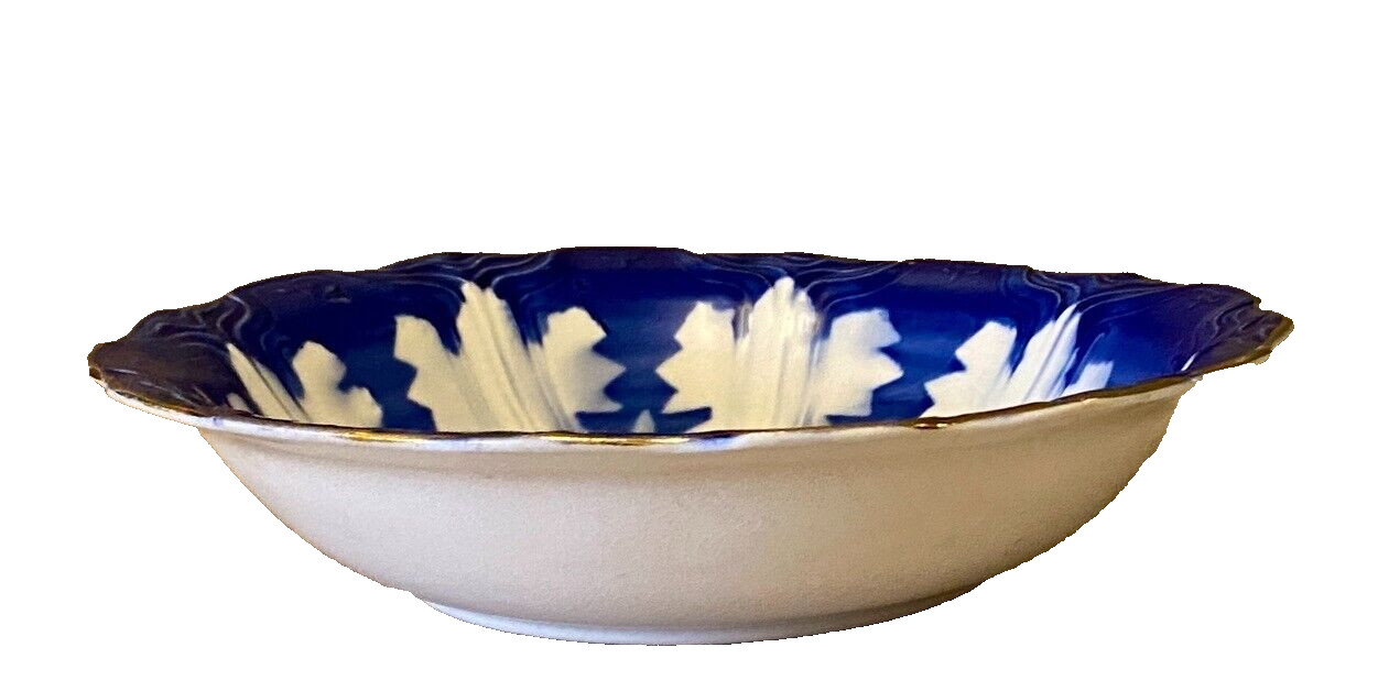 Vintage S.C. Co/Martha Washington BLUE FLOW & WHITE 9″ Bowl Embossed Gold Trim