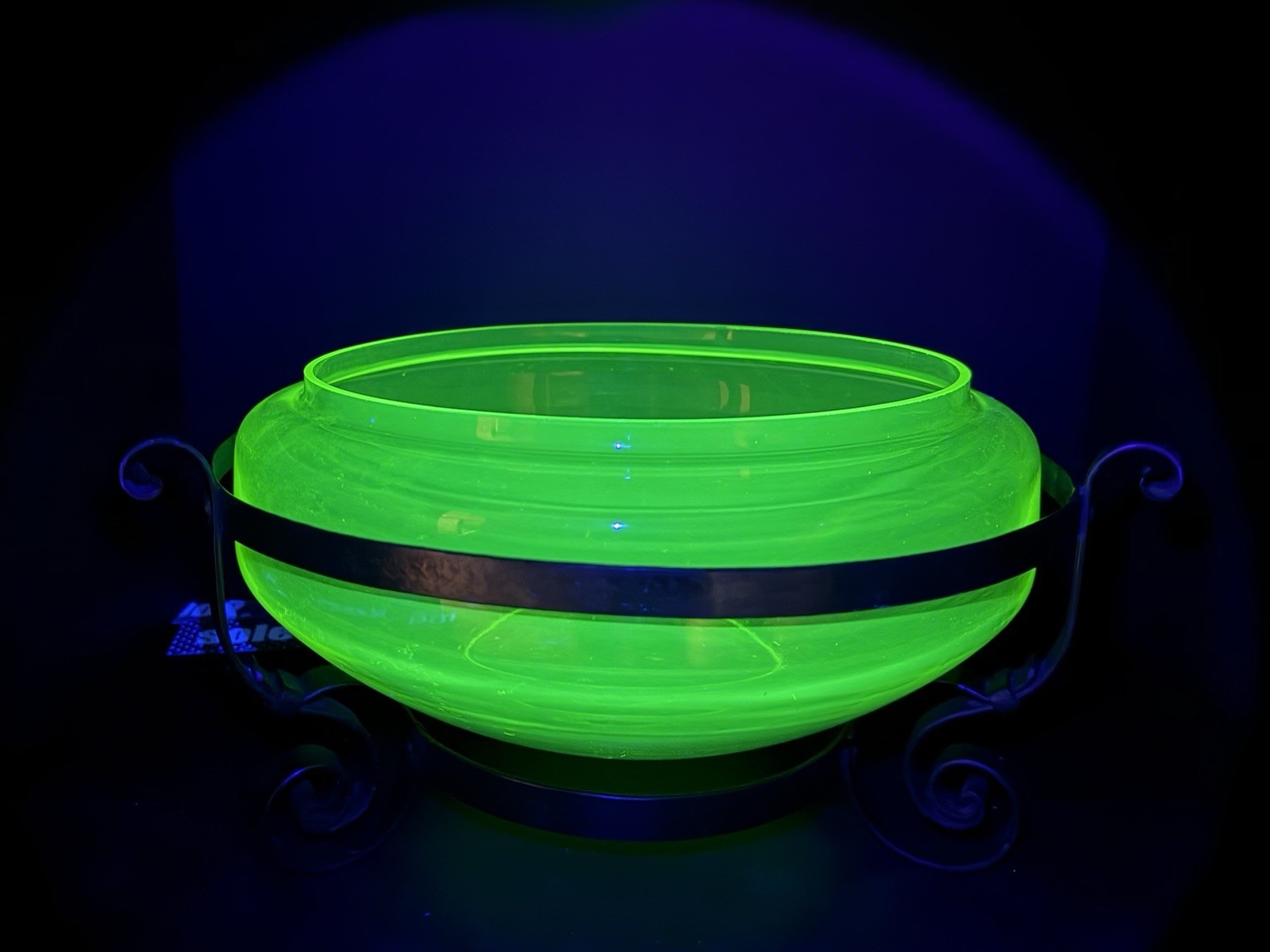 HTF Vintage Massive 14” Vaseline Glass Fishbowl Uranium W/Cast Iron Stand