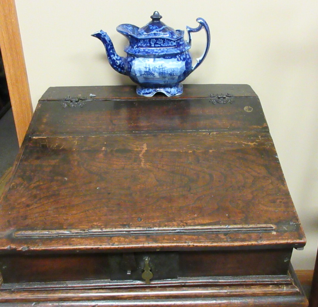 ANTIQUE HISTORICAL BLUE TEAPOT “MCDONOUGH’S VICTORY” AMERICAN VIEW , WAR OF 1812