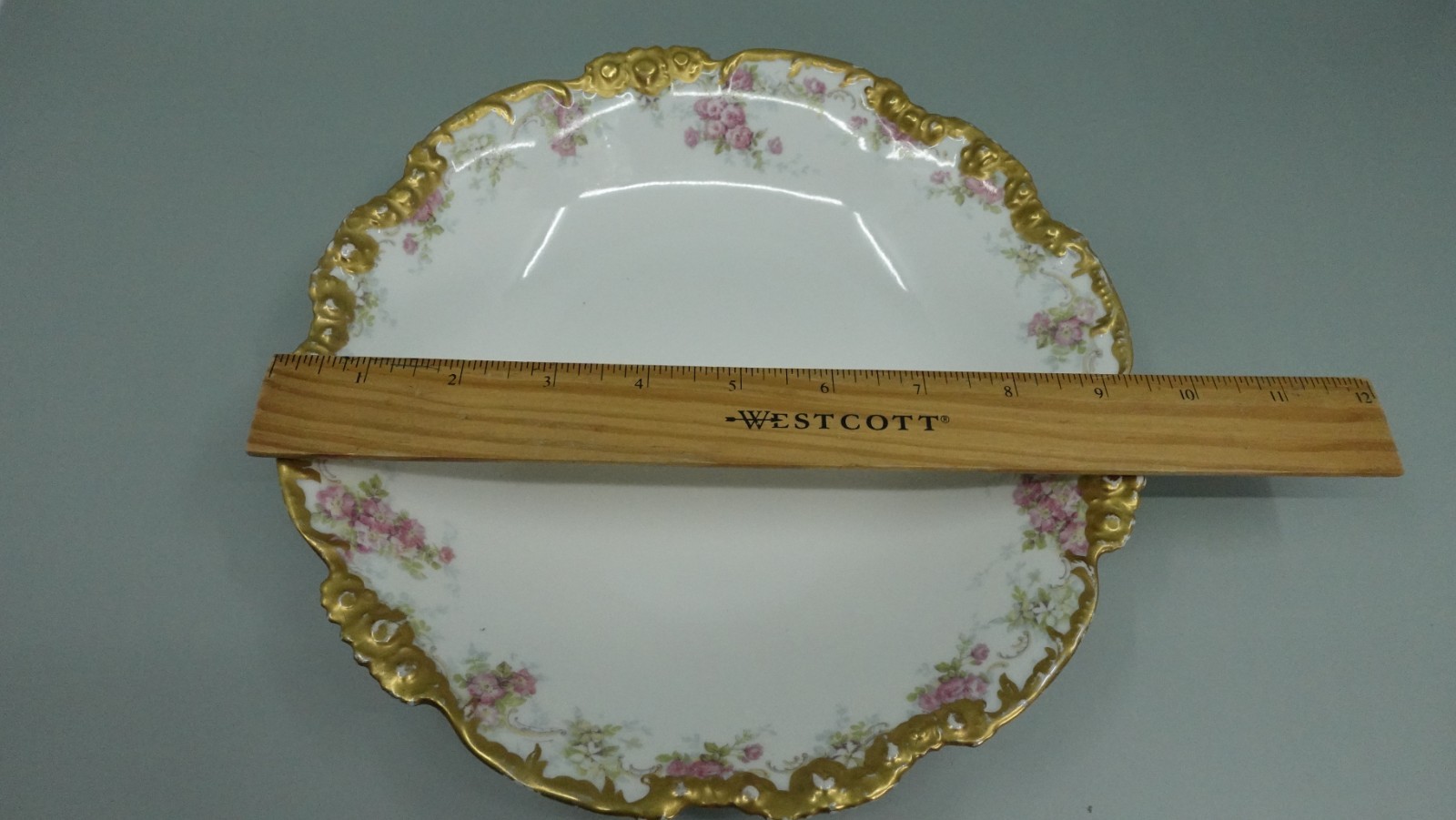 Haviland Platter, 9 J. Pouyat, 9.25″