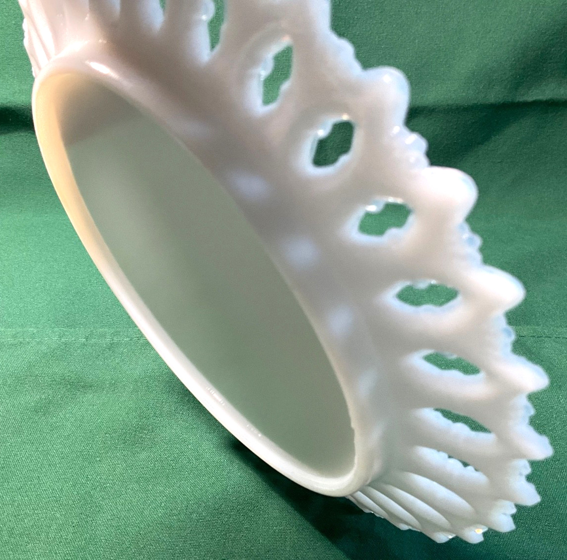 Vtg Kemple Milk Glass Iridescent Sheaf of Wheat Reticulated Rim Plate Party Dish