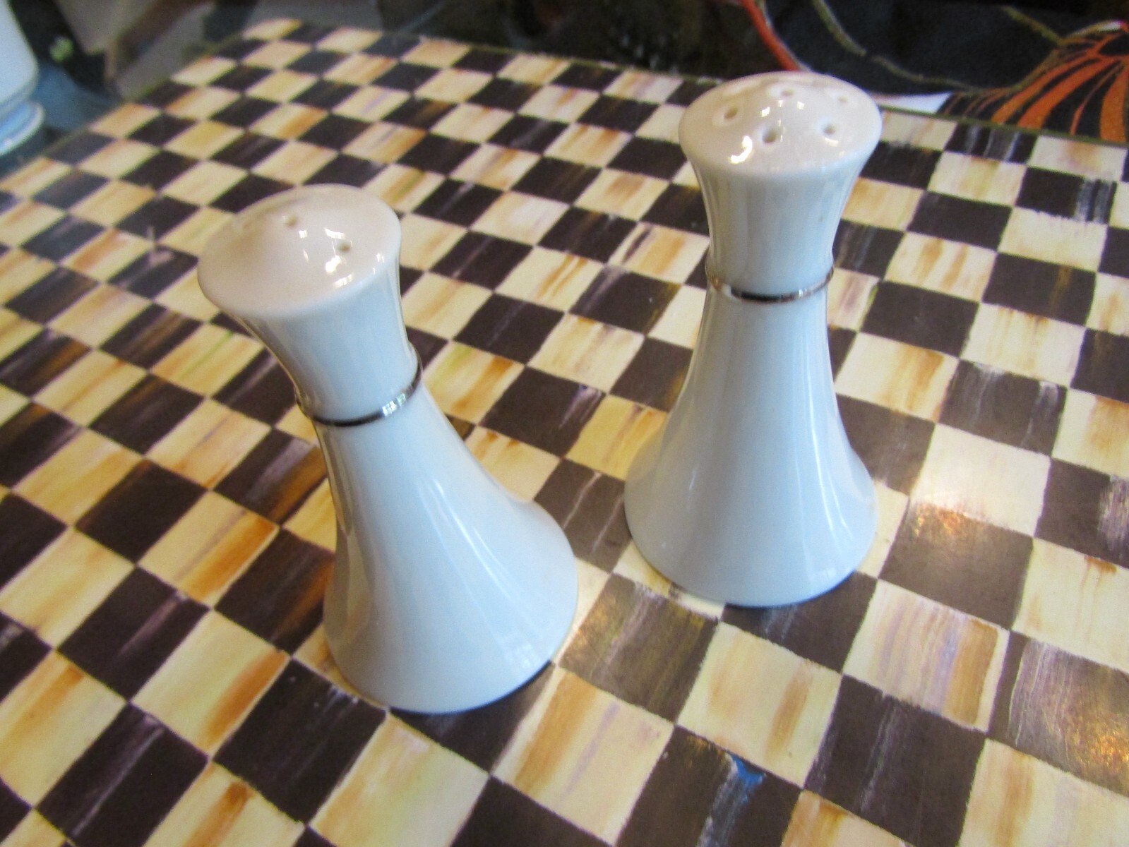 Lenox China USA Ivory White Platinum Trim MCM Retro Salt & Pepper Shakers Set