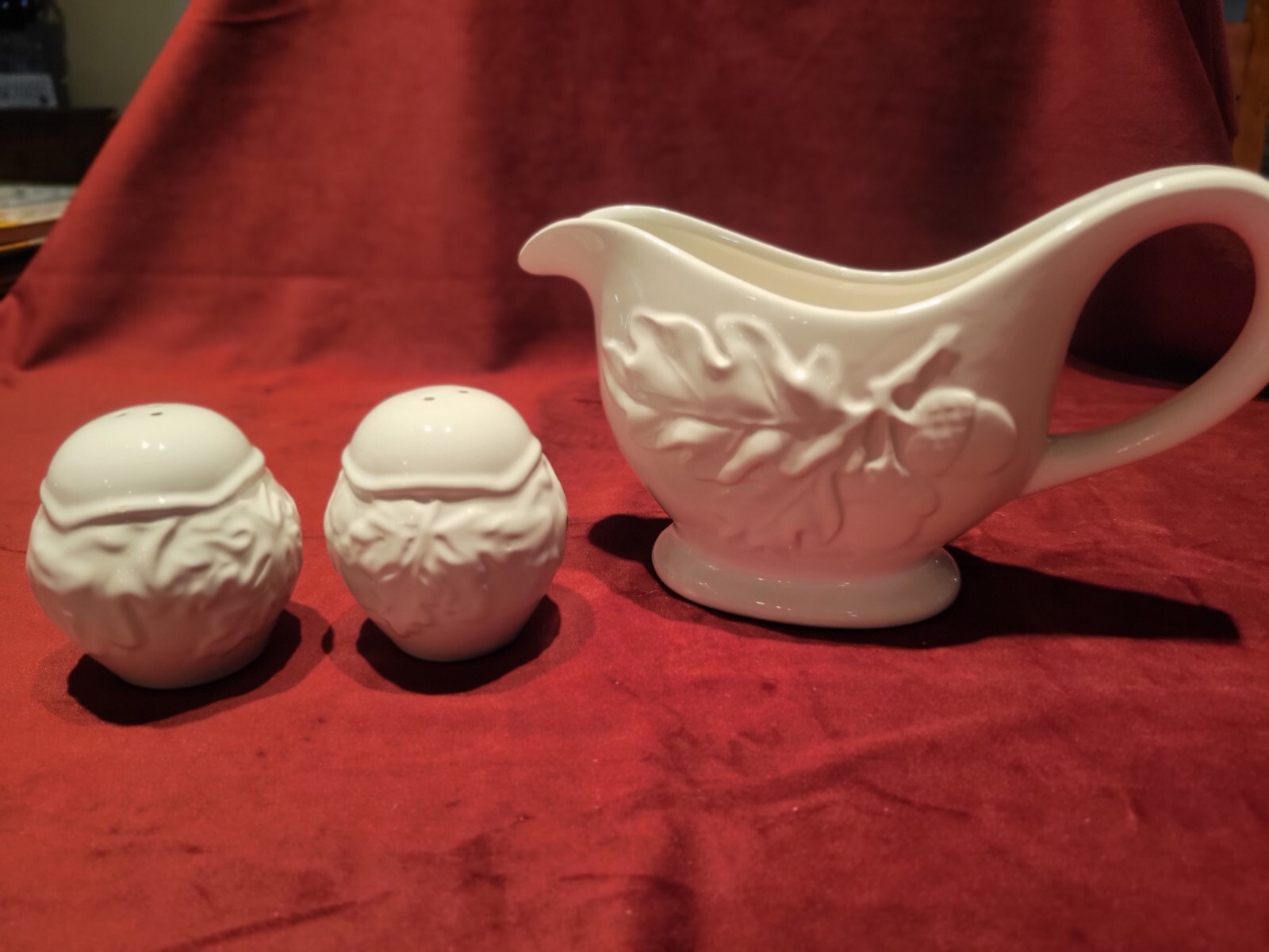 Gravy Boat with matching Salt & Pepper Shakers. Microwave & Dishwasher Safe