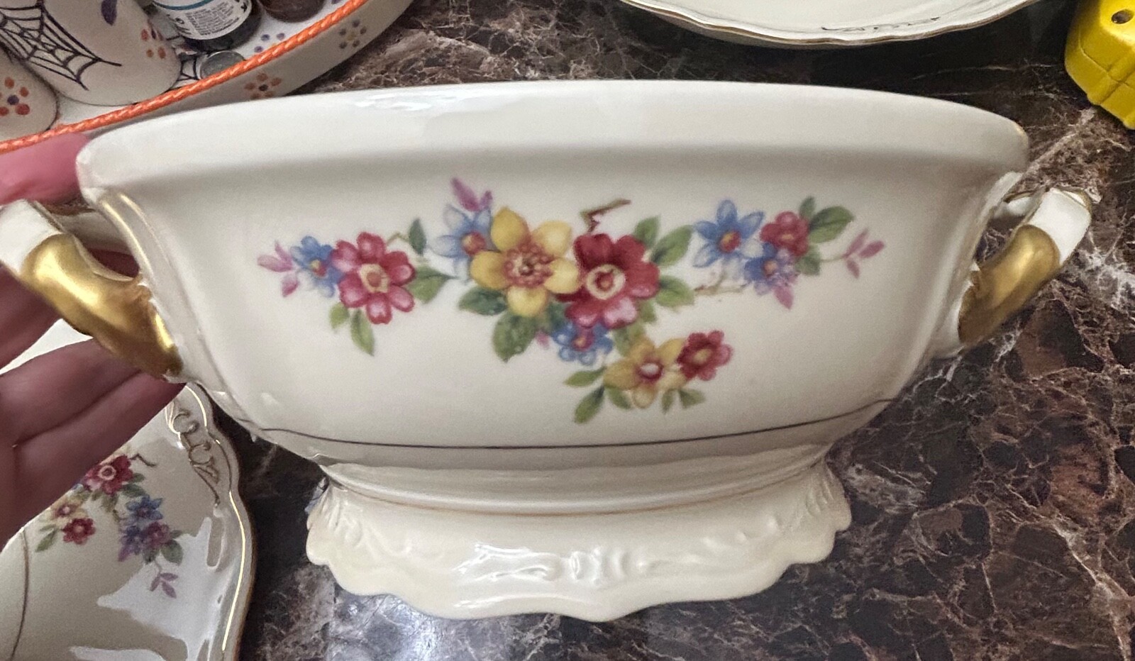 Lohengrin Eschenbach Bavaria 2129 Round Covered Dish