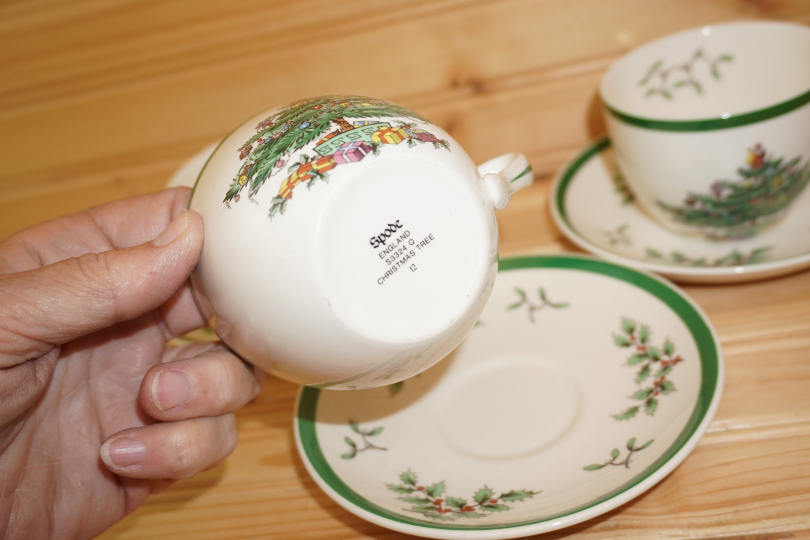 Spode Christmas Tree England 3 Cup & Saucer SETS (#4-6-29-2026) (B1)