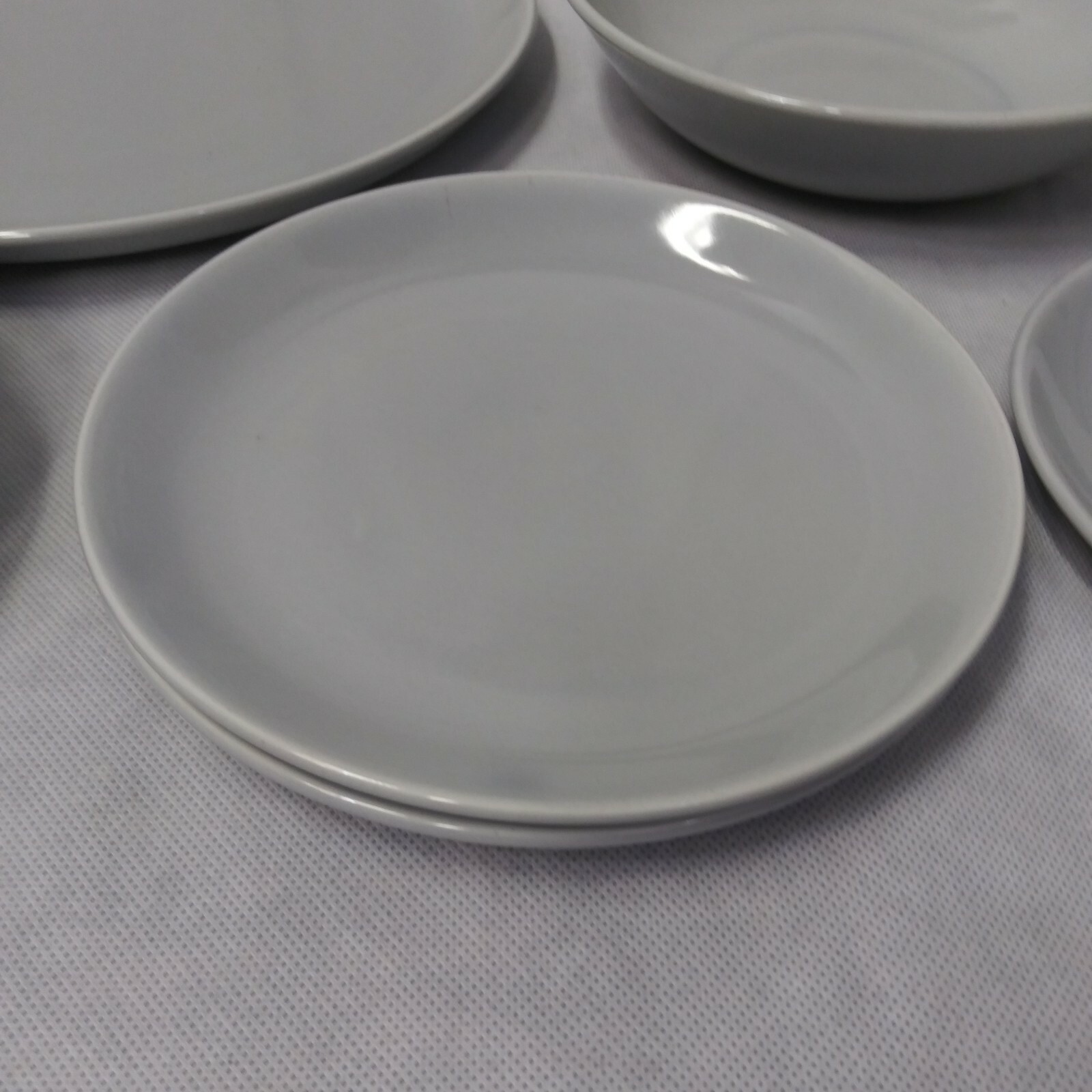 8 Pcs Hollydale Malibu Modern Gray Dinner Plate Soup Bowls Bread Plates Saucer