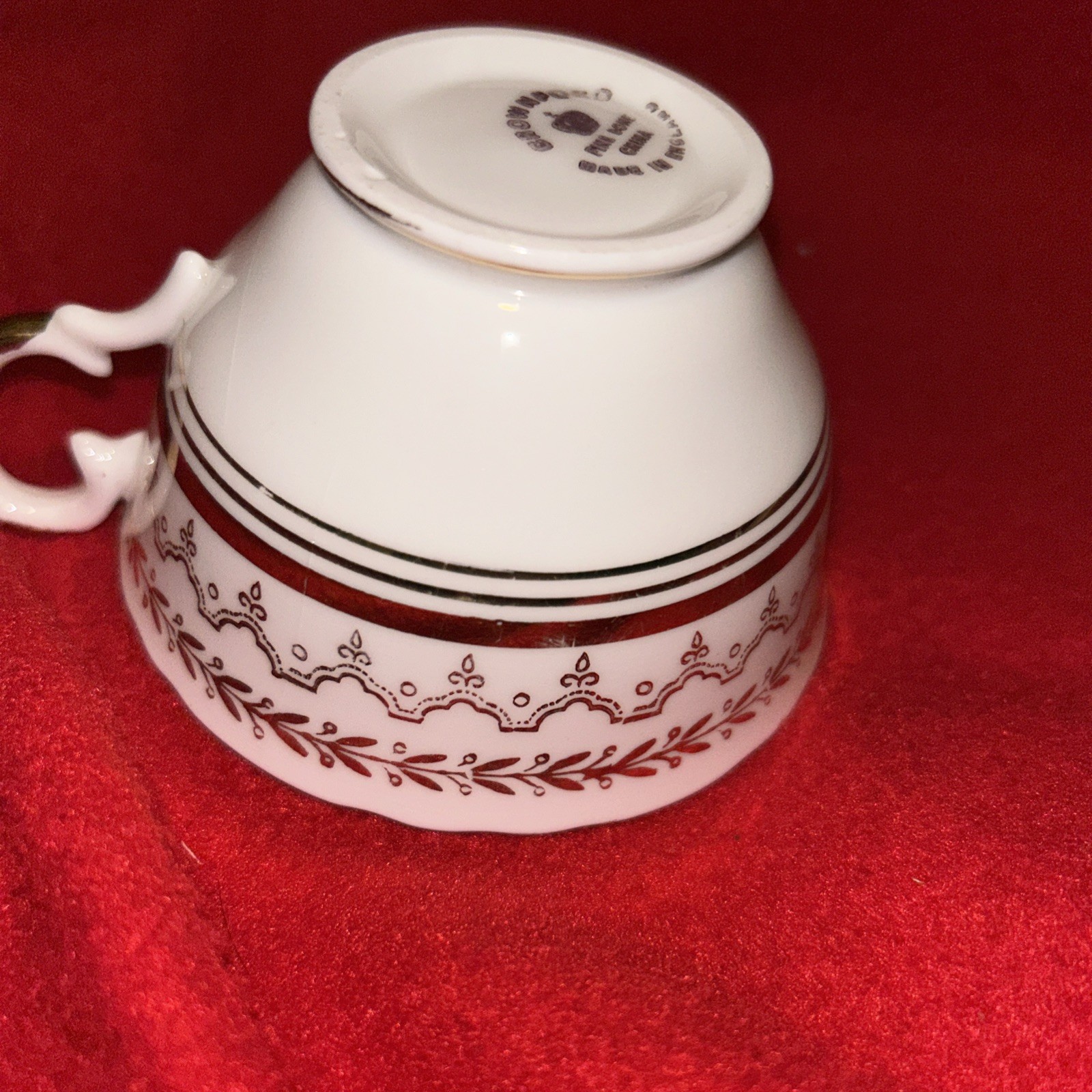 Vintage Crownford Fine Bone China Tea Cup & Saucer White Gold Filigree England