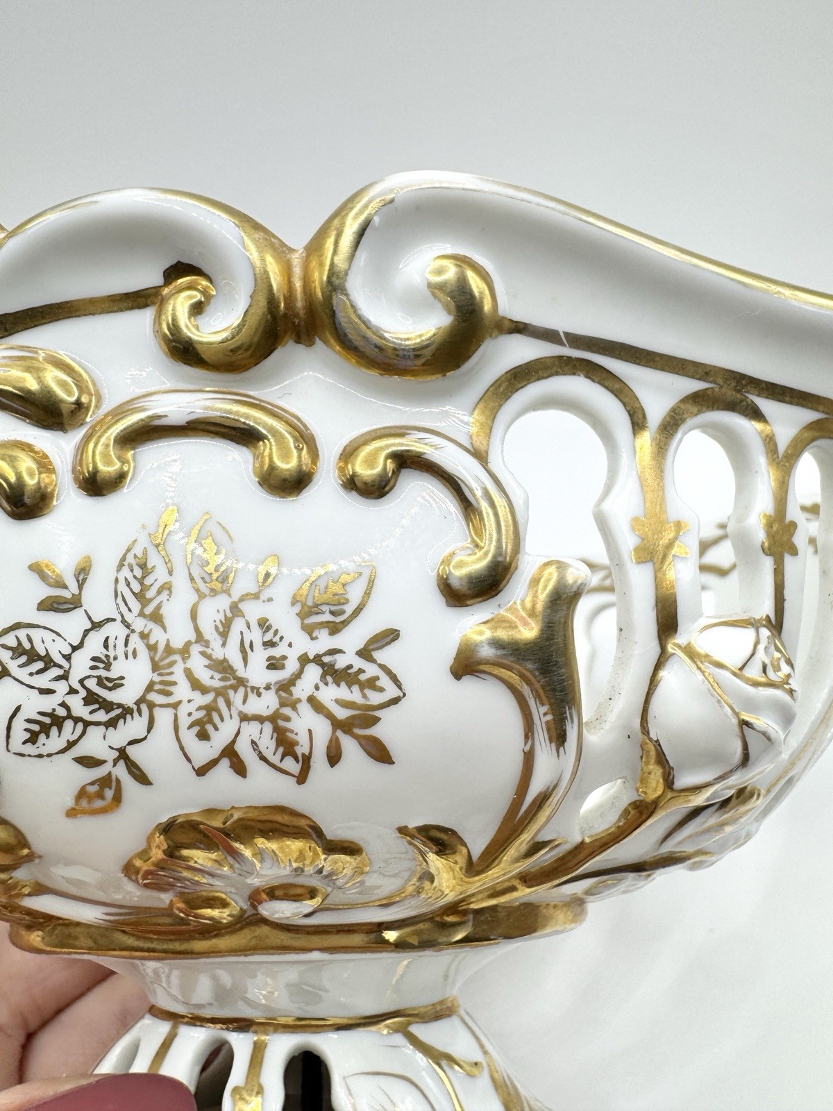 Andrea By Sadek Porcelain Pedestal Candy Dish Gold Gilt Floral Regency