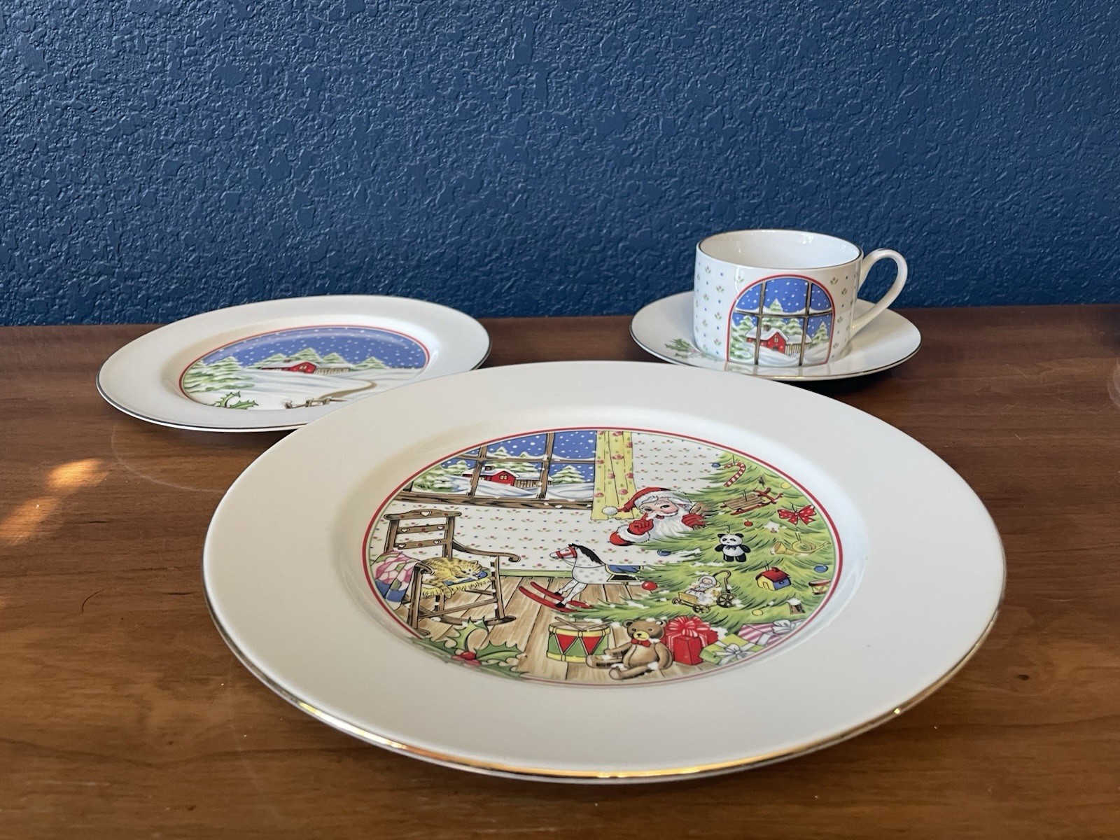 Shibata HOME FOR THE HOLIDAYS 16 Piece Set Dishes ~ 4 Place Settings