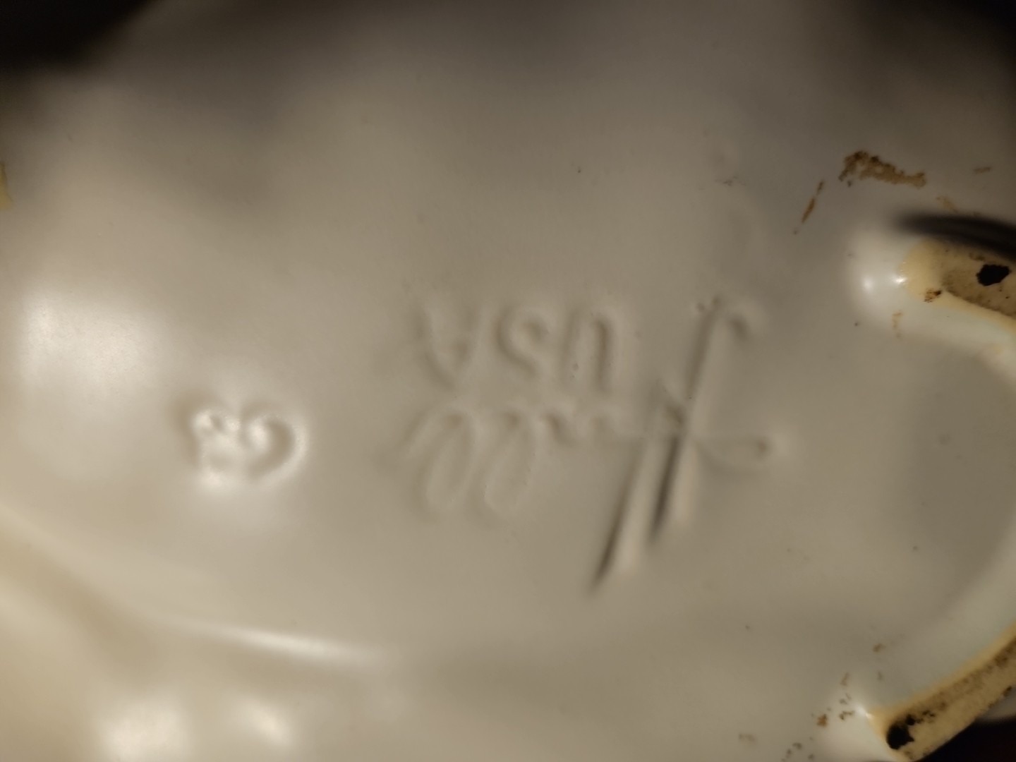 VINTAGE HULL USA 1963 WHITE 63 MAPLE LEAF DISH Hairline Fracture Ding See Pics