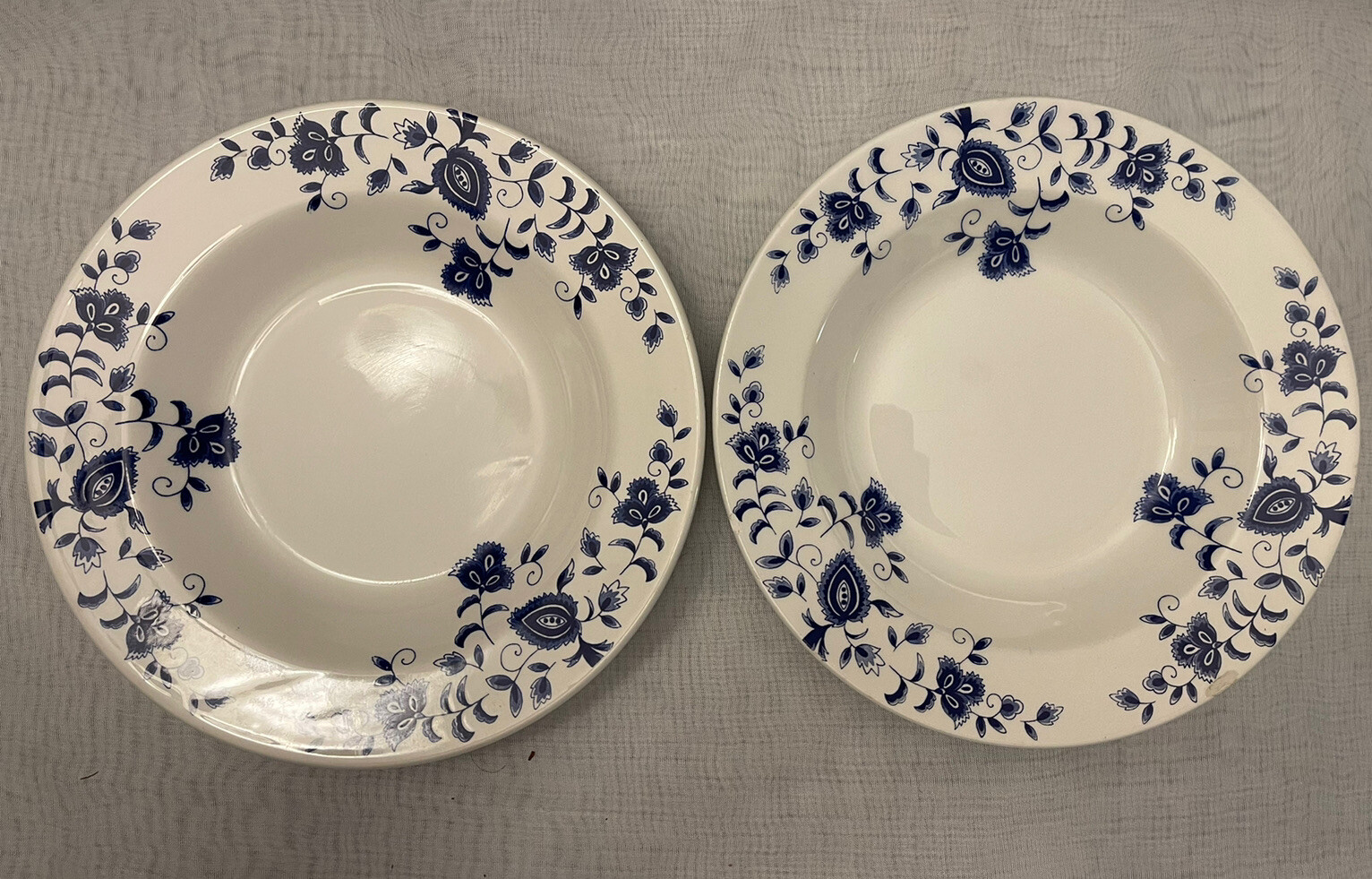 Set Of 2 Pier 1 One Imports 9 Inch Eliza Bowls 1 Has Chip See Picture