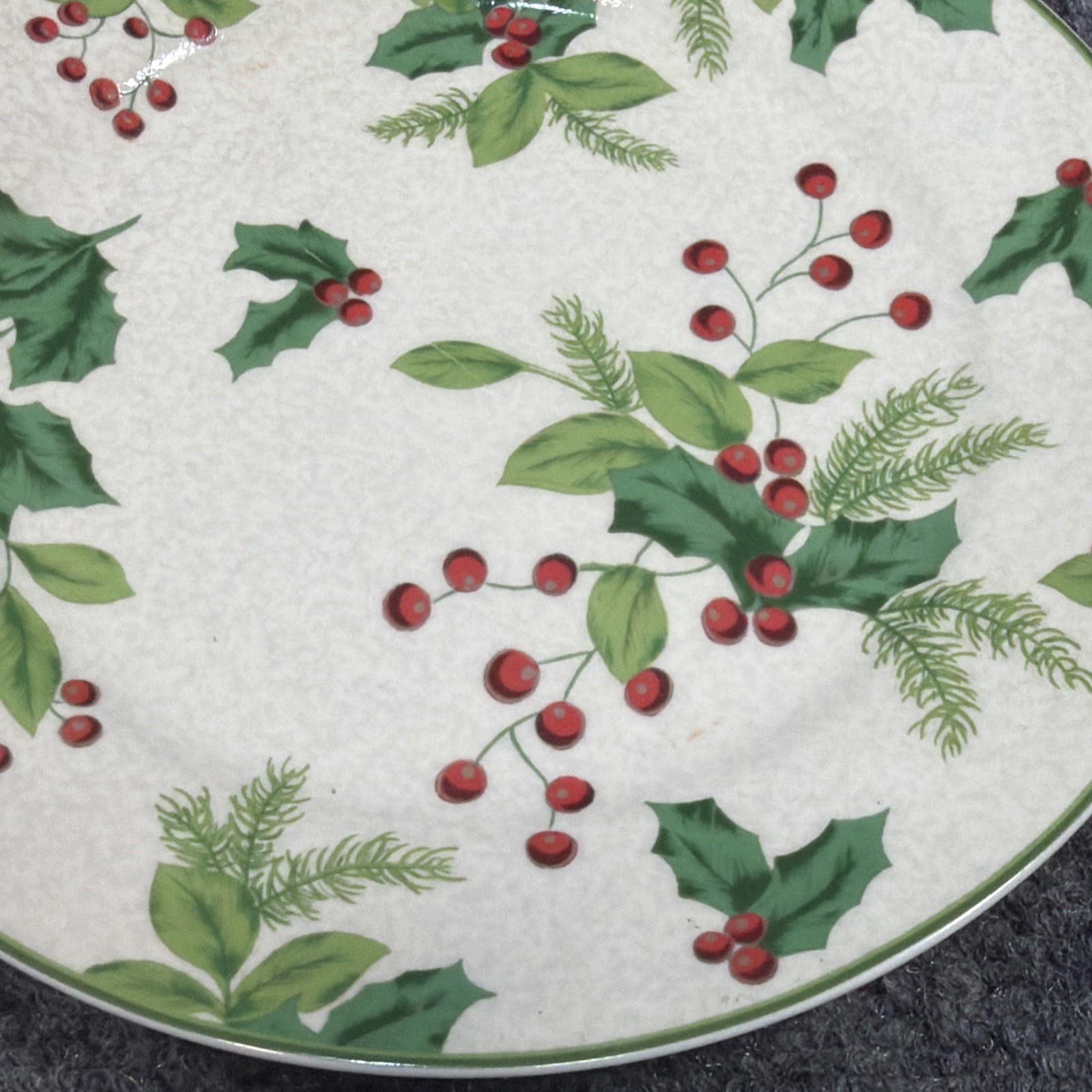 Lillian Vernon Holly & Berries Green LV17 12 pcs Dinner & Salad Plates & Bowls