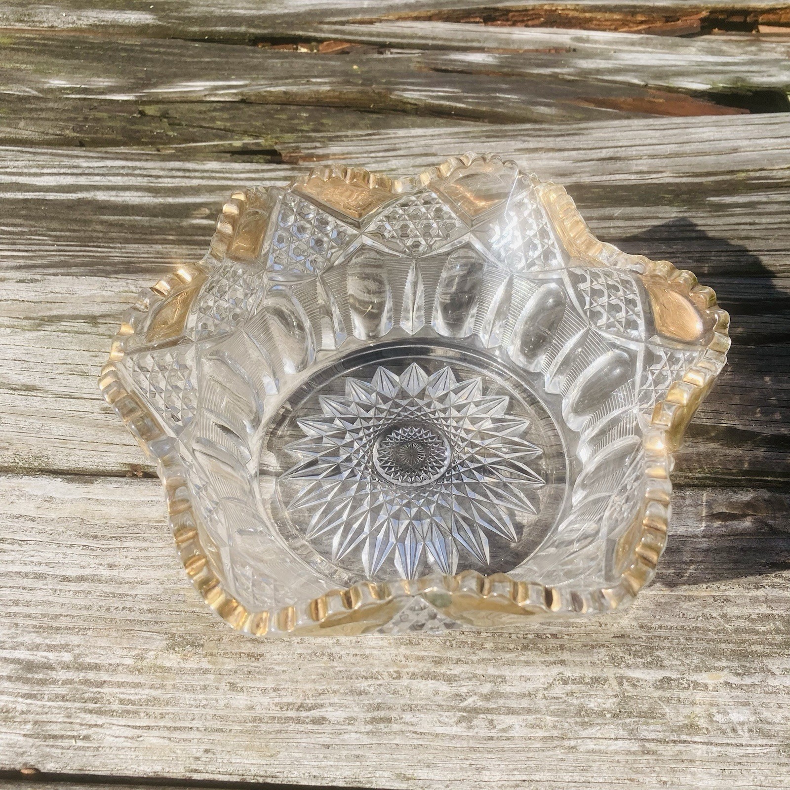 EAPG – Tarentum Glass Co. “Ladders & Diamonds” 9.5” Bowl Ruffled Gold Rim 1903